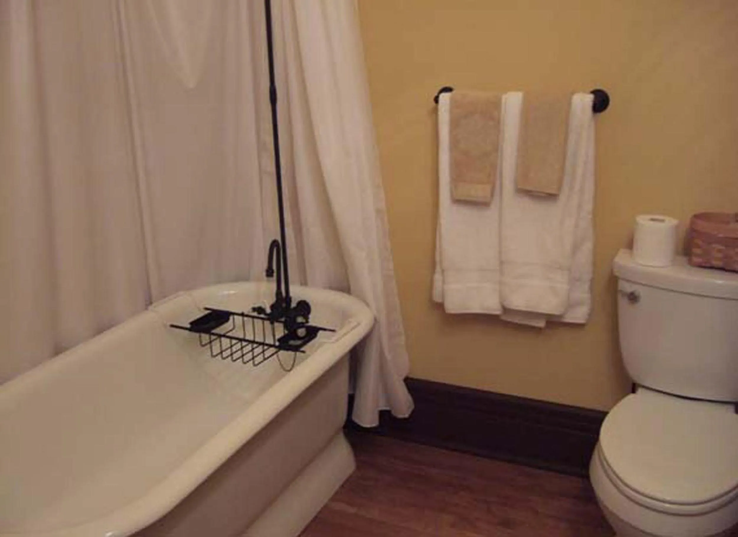 Shower in Martin & Mason Hotel