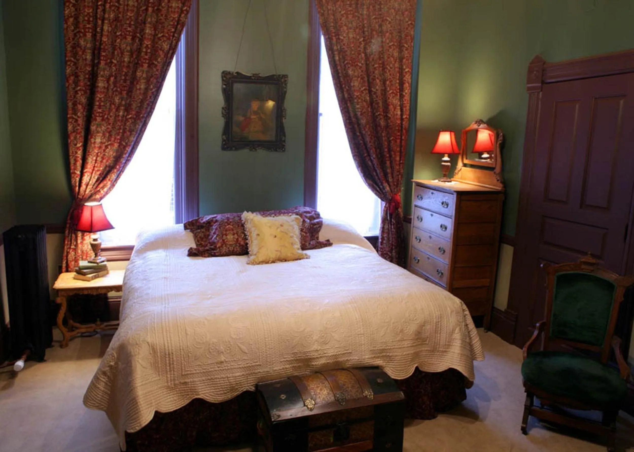 Bed in Martin & Mason Hotel