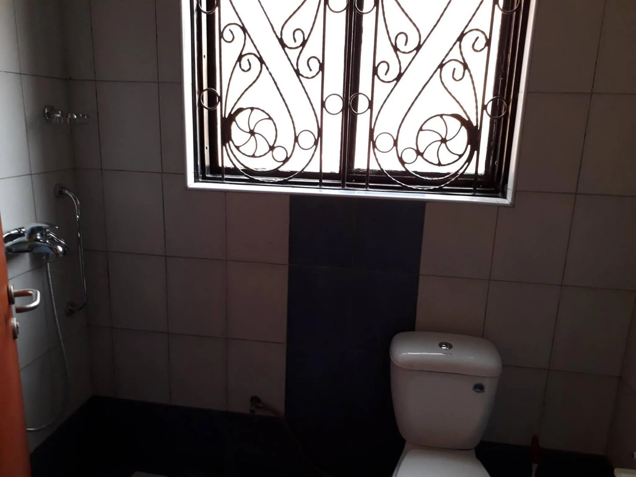 Shower in Egret Pilgrims Inn