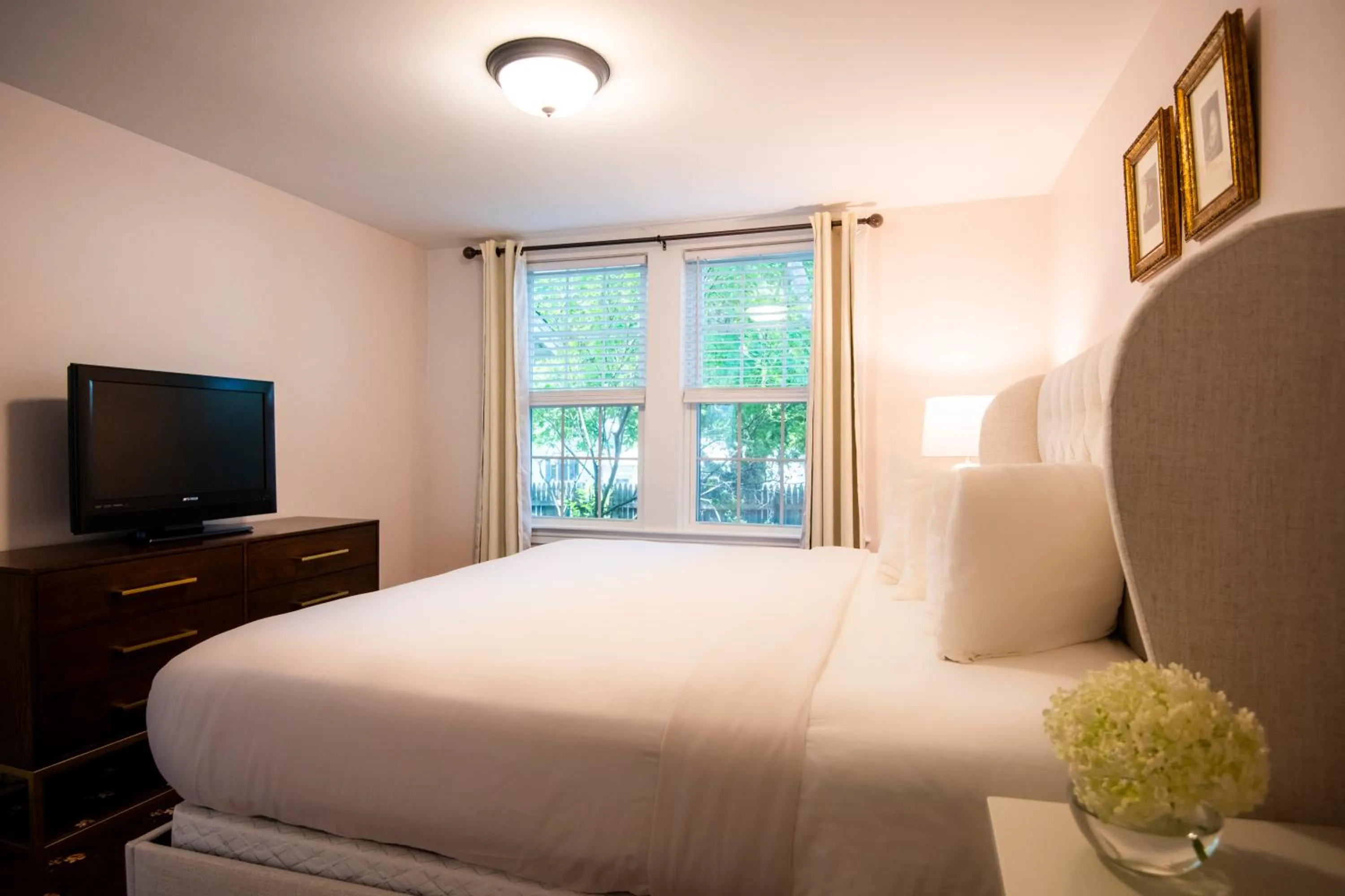 Bed in Bar Harbor Manor