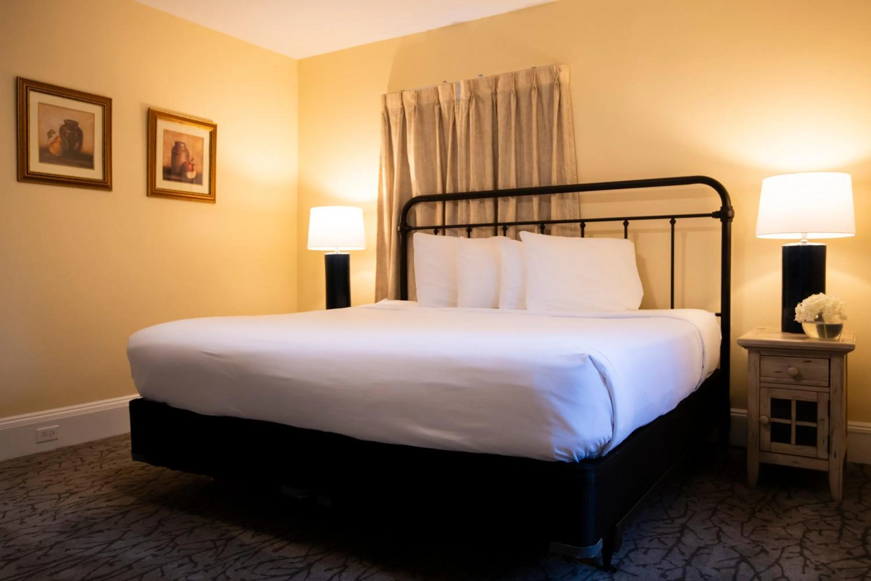 Bed in Bar Harbor Manor