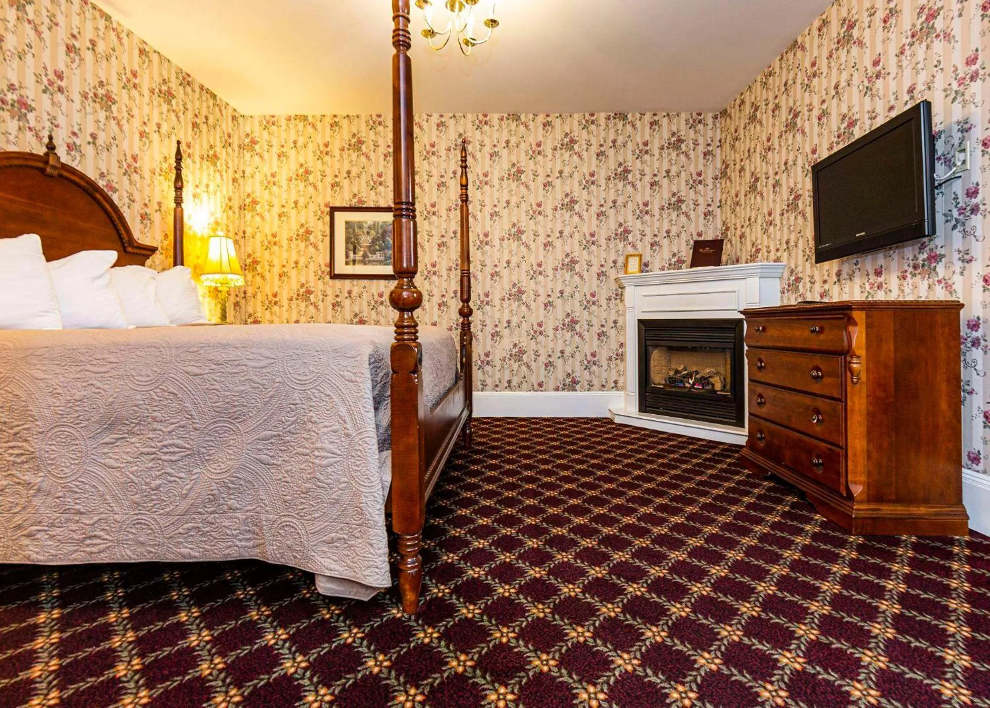 Bed in Bar Harbor Manor