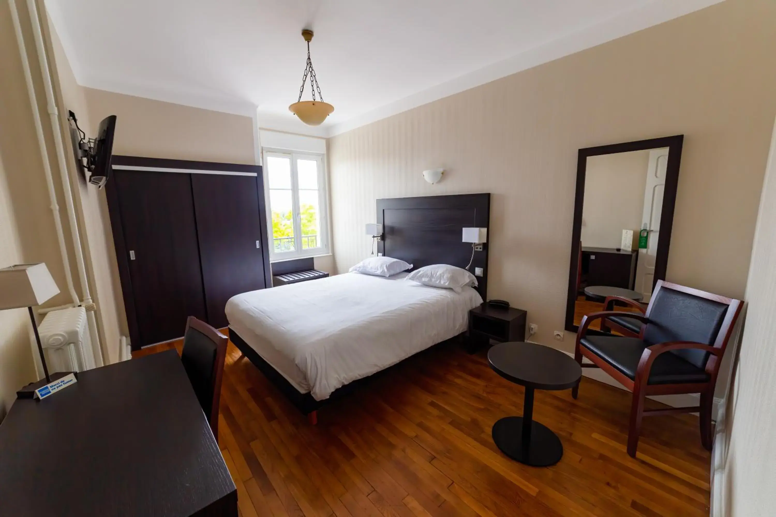 King Room in Hotel De L'Europe King Room in Hotel De L'Europe