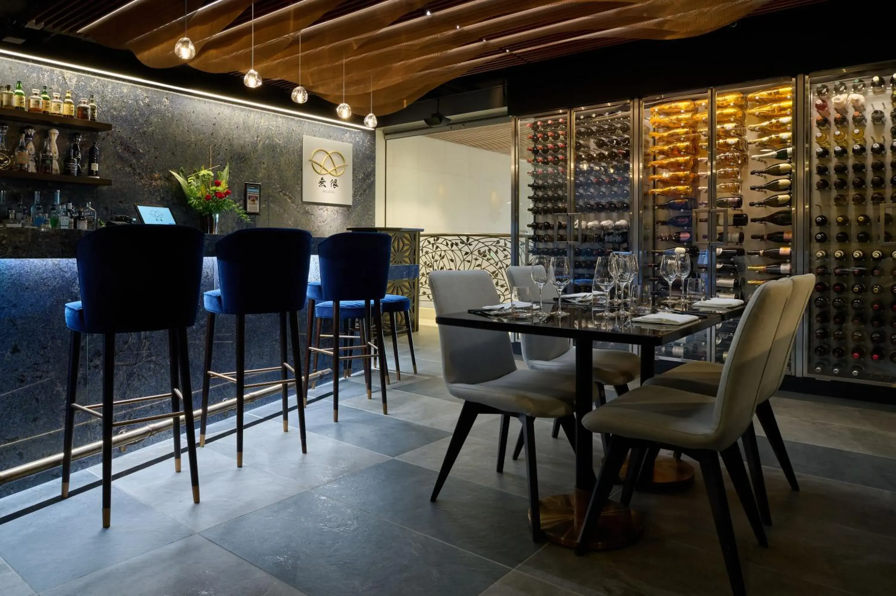 Restaurant/places to eat in ESPACIO THE JEWEL OF WAIKIKI Restaurant/places to eat in ESPACIO THE JEWEL OF WAIKIKI