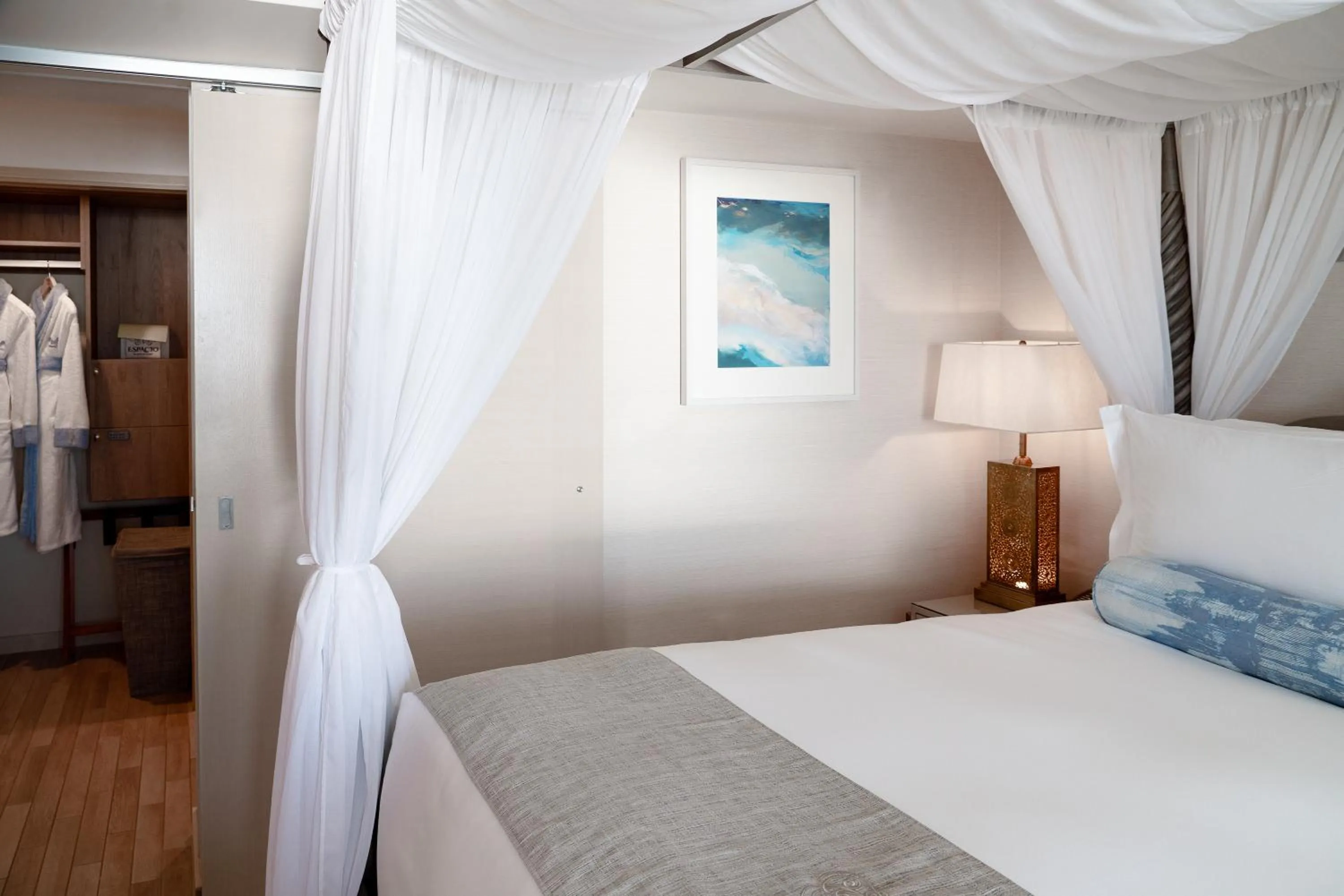 Bed in ESPACIO THE JEWEL OF WAIKIKI