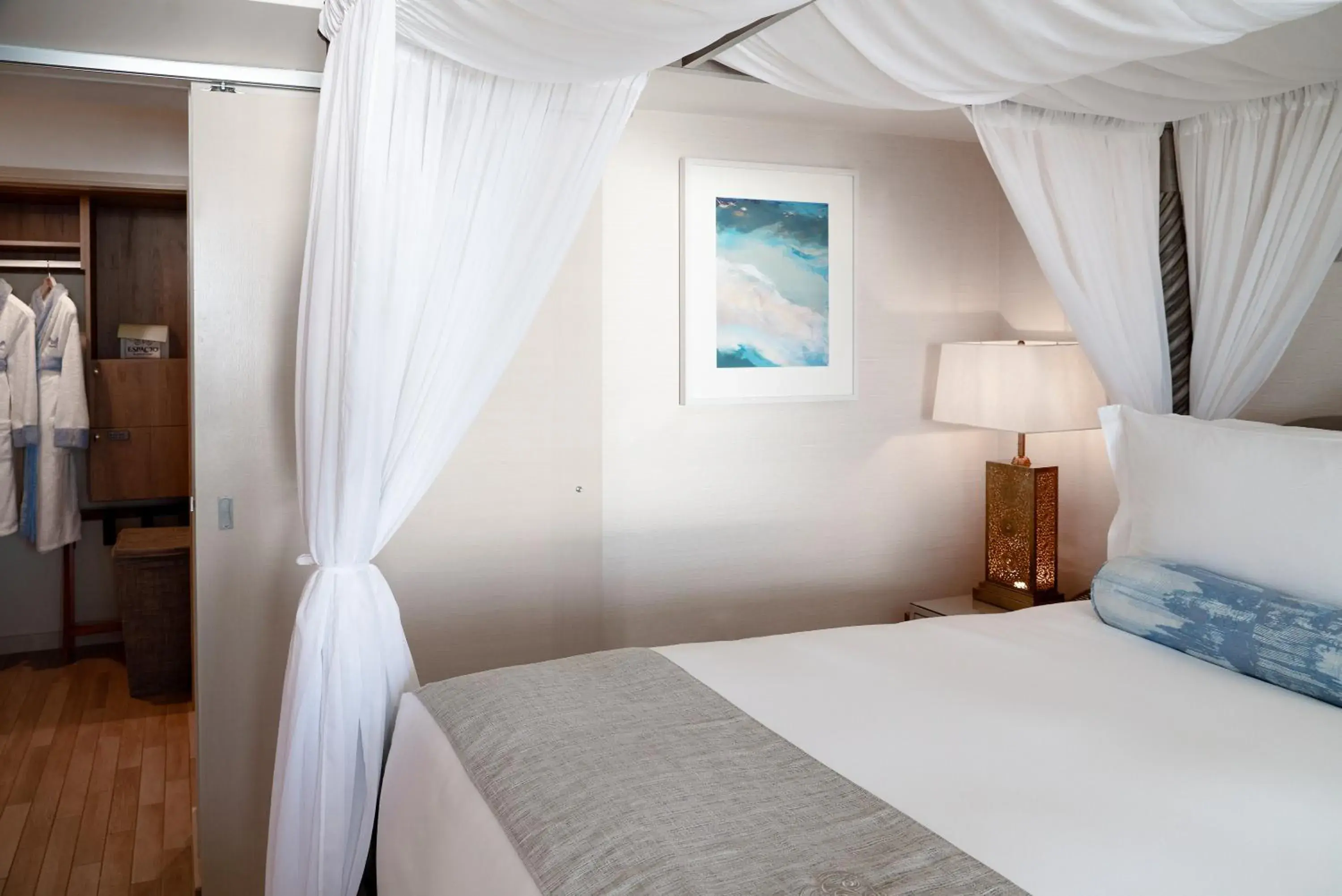 Bed in ESPACIO THE JEWEL OF WAIKIKI Bed in ESPACIO THE JEWEL OF WAIKIKI