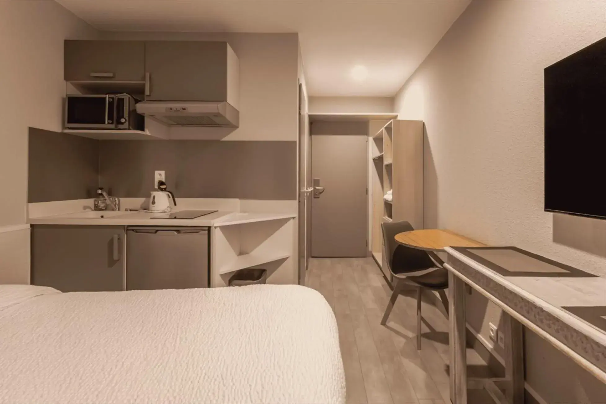 Bed in Providence Hotel Bed in Providence Hotel