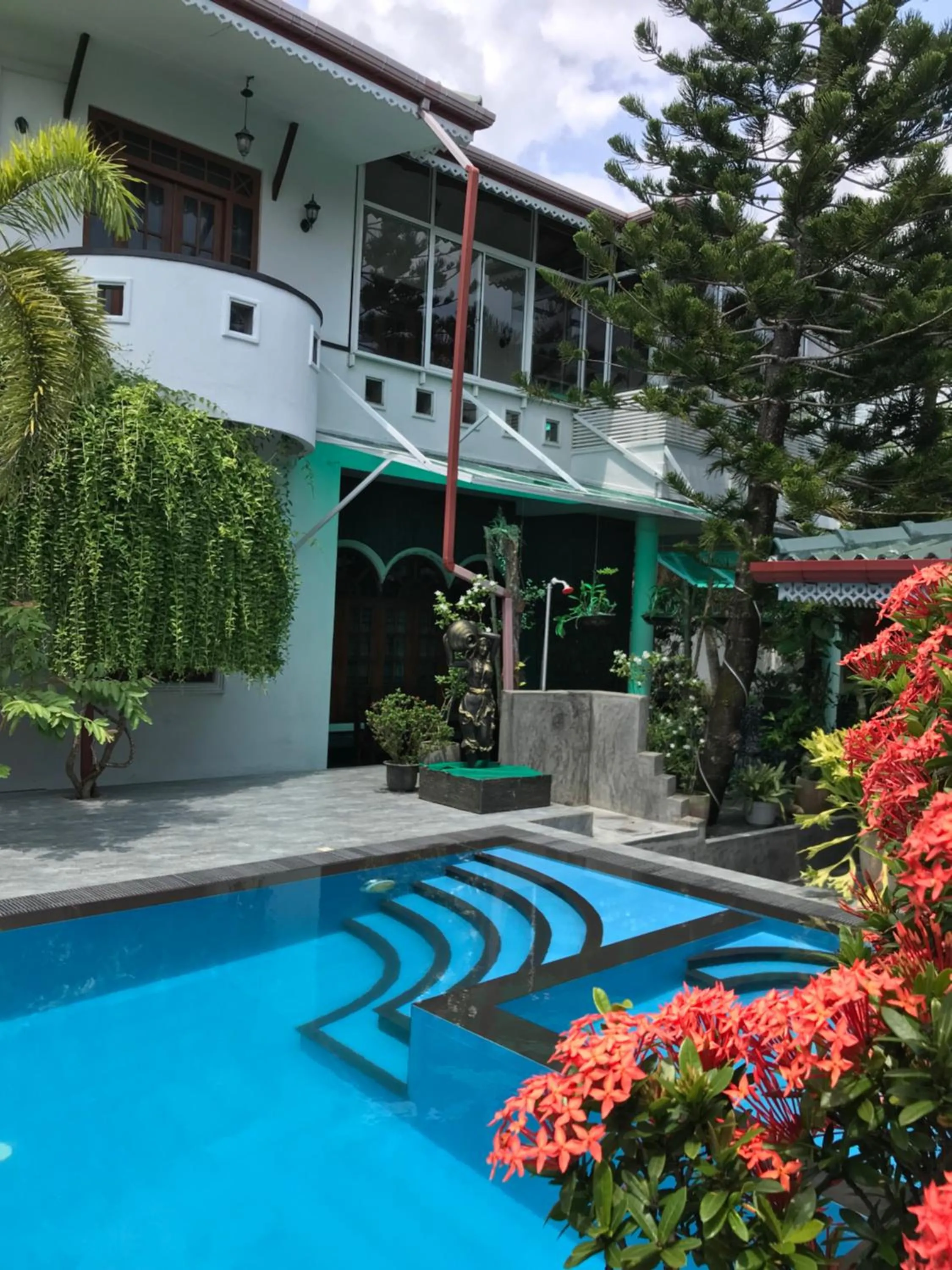 Avon Villa