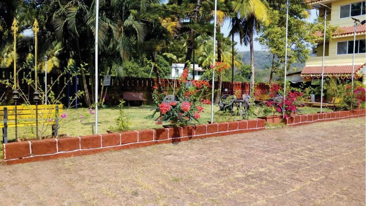 Garden in Sea Winds Hotel, Guhagar