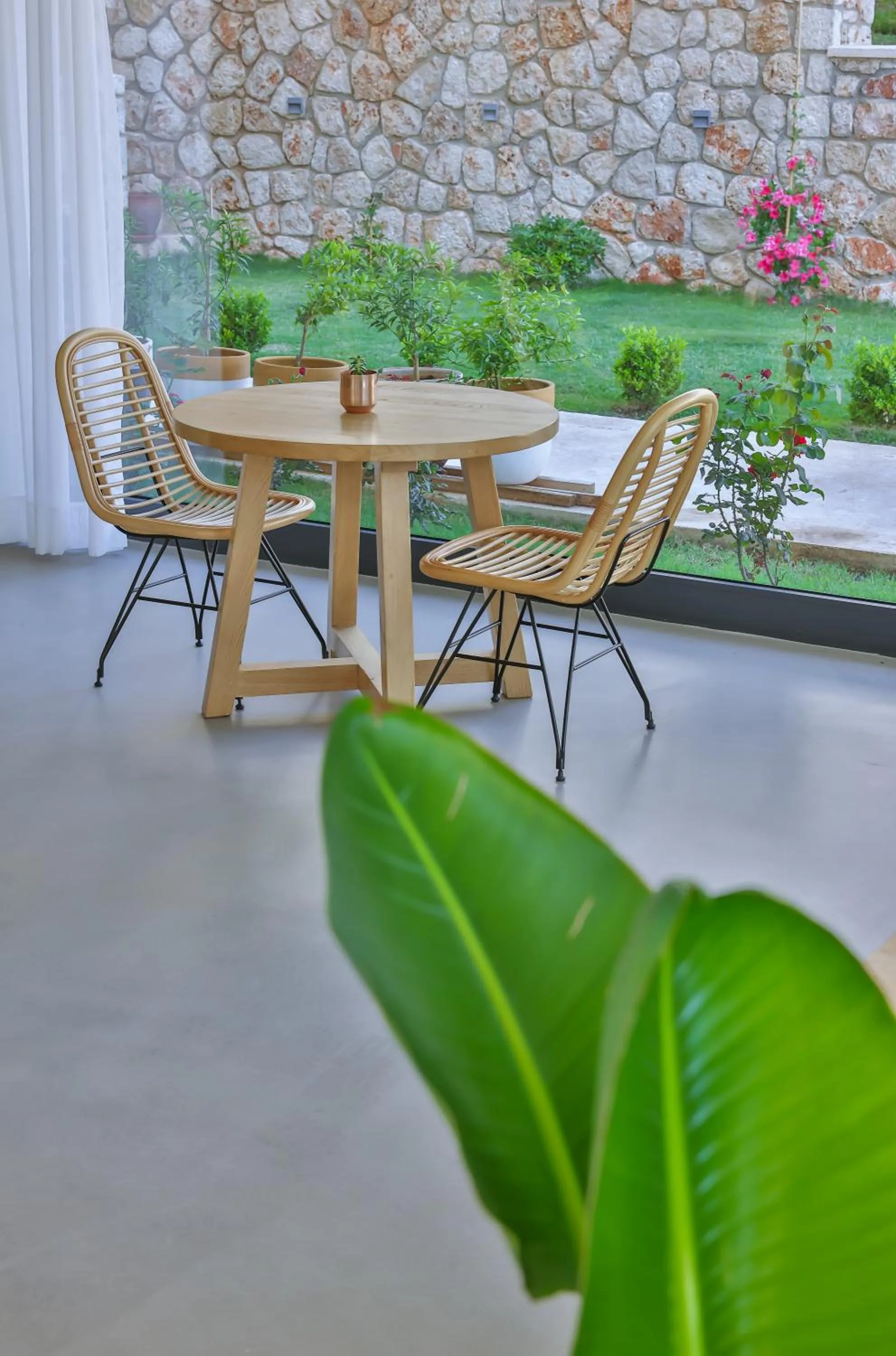 Restaurant/places to eat in Carruba Boutique Hotel