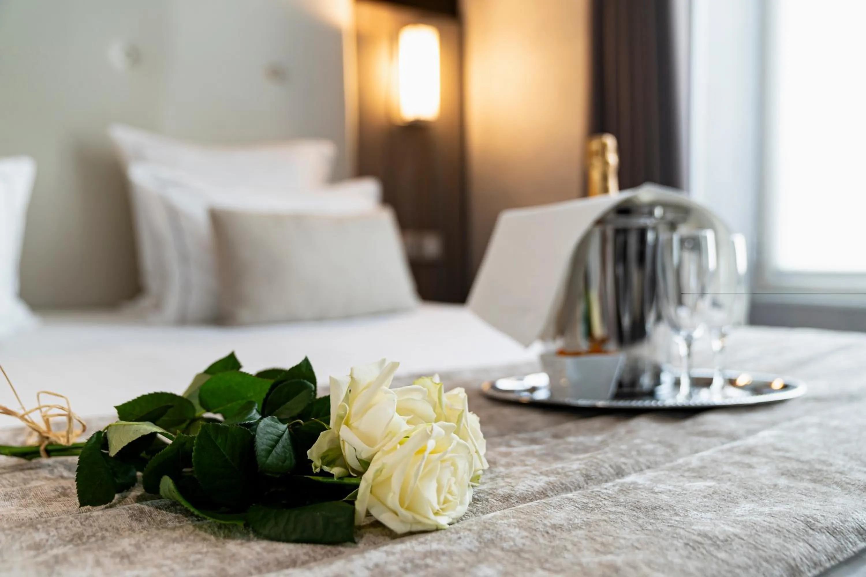 Bed in Hotel de la Paix Tour Eiffel