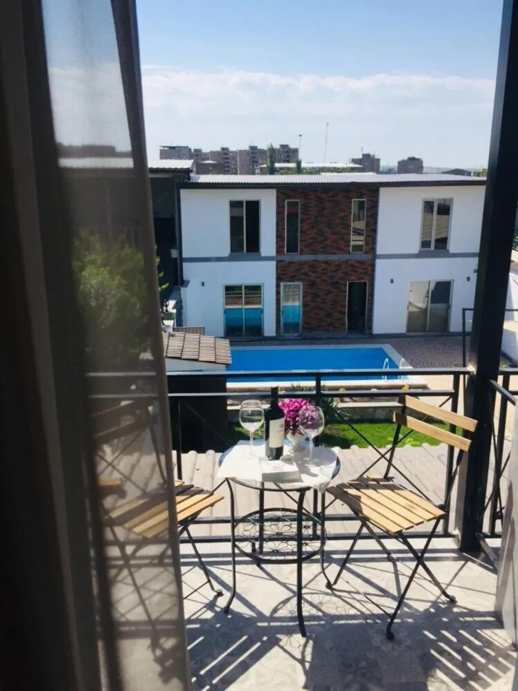 Day in Garden Lounge Hotel