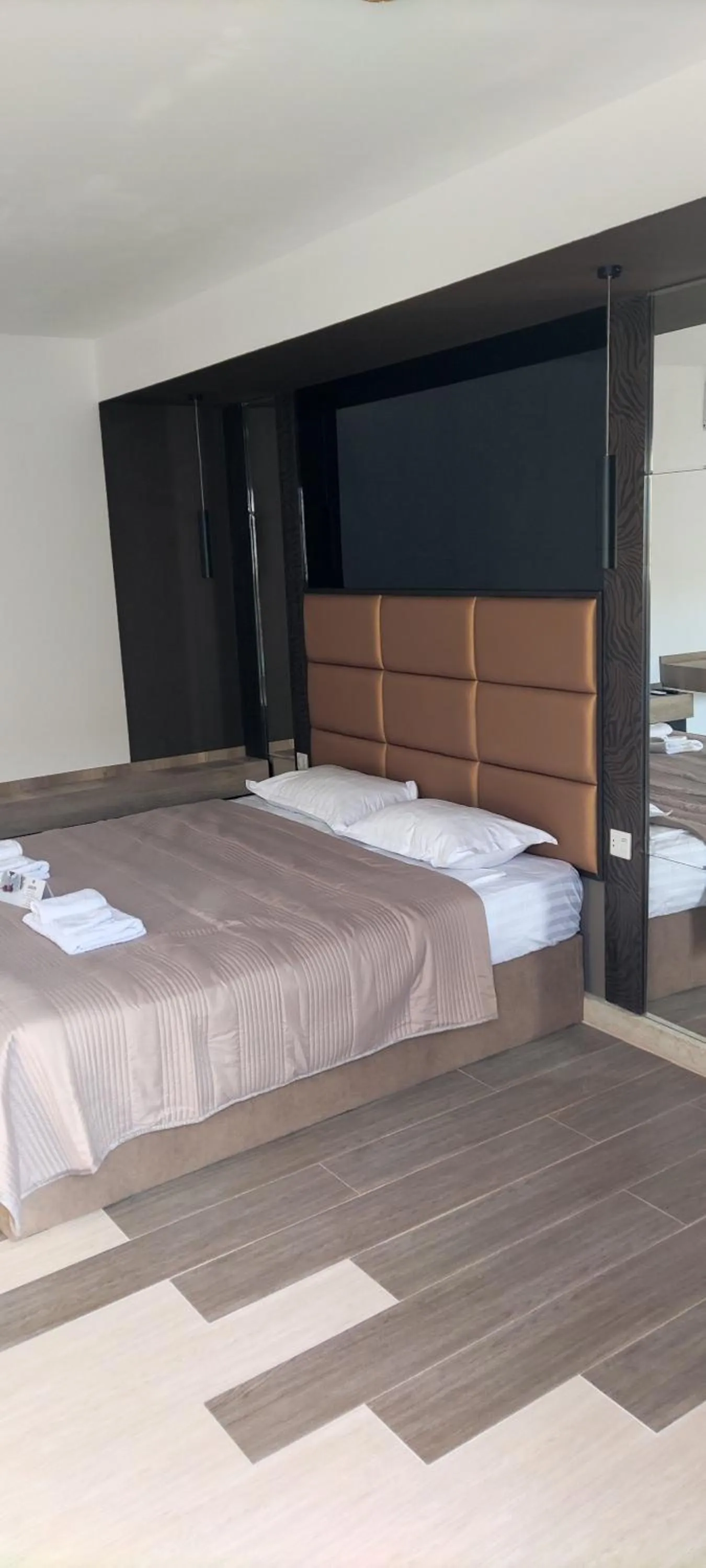 Bed in Garden Lounge Hotel