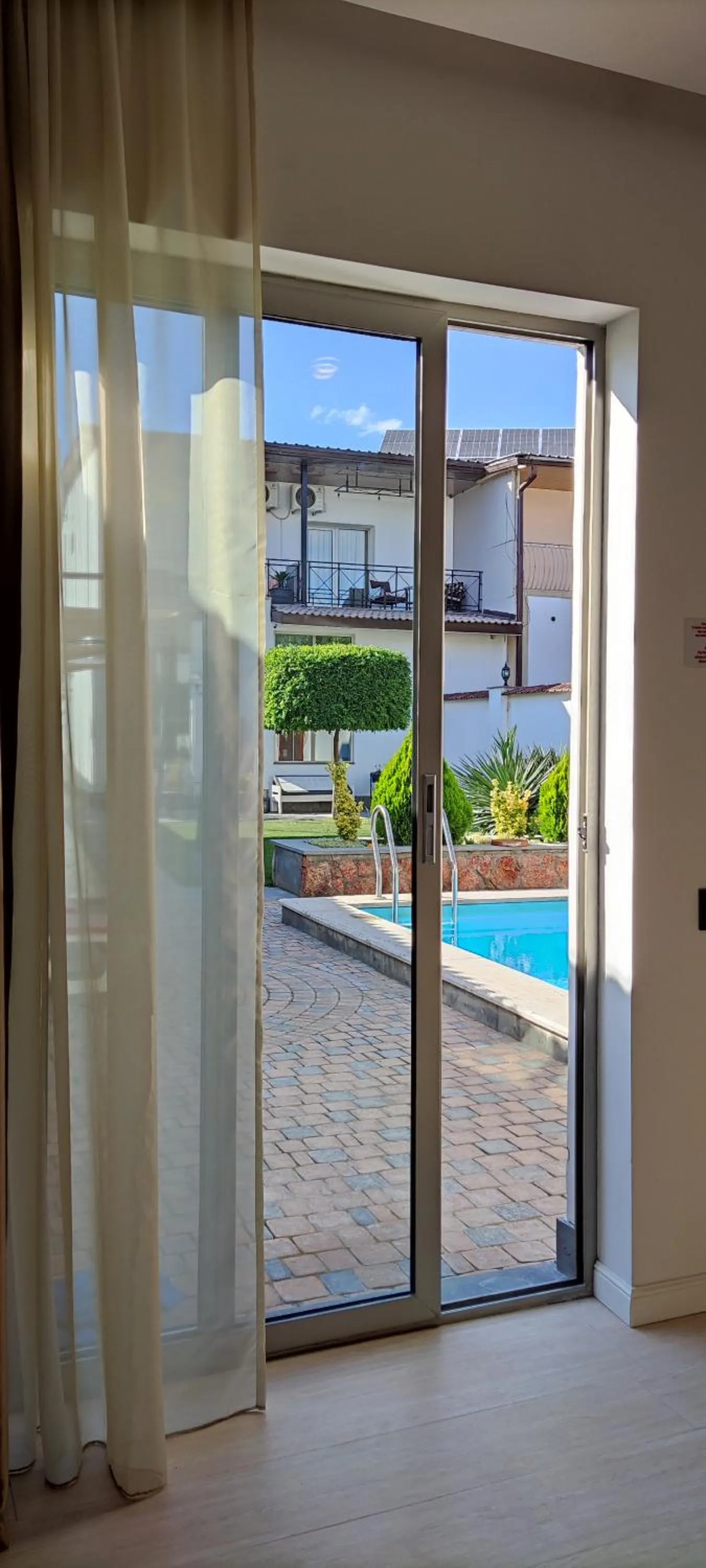 Pool view in Garden Lounge Hotel