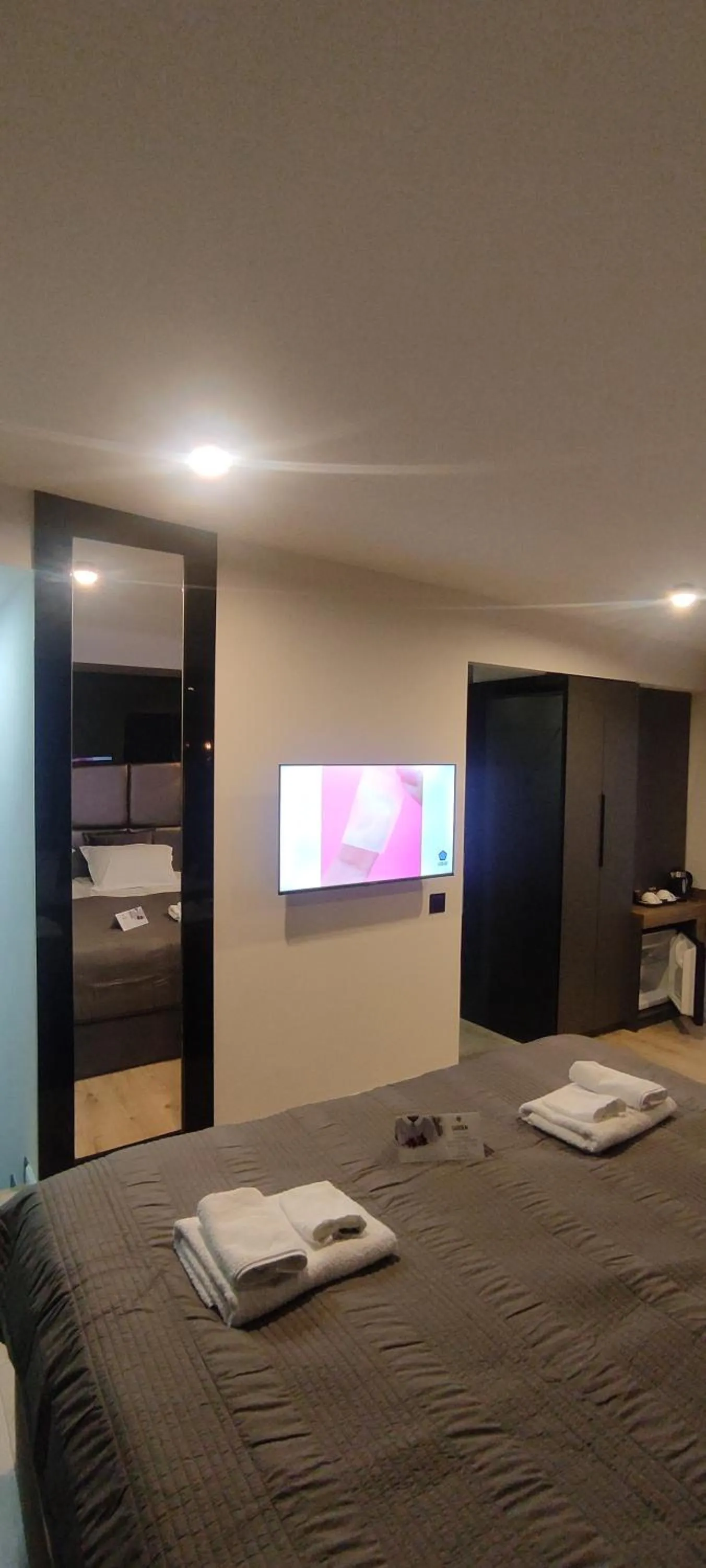 Bed in Garden Lounge Hotel