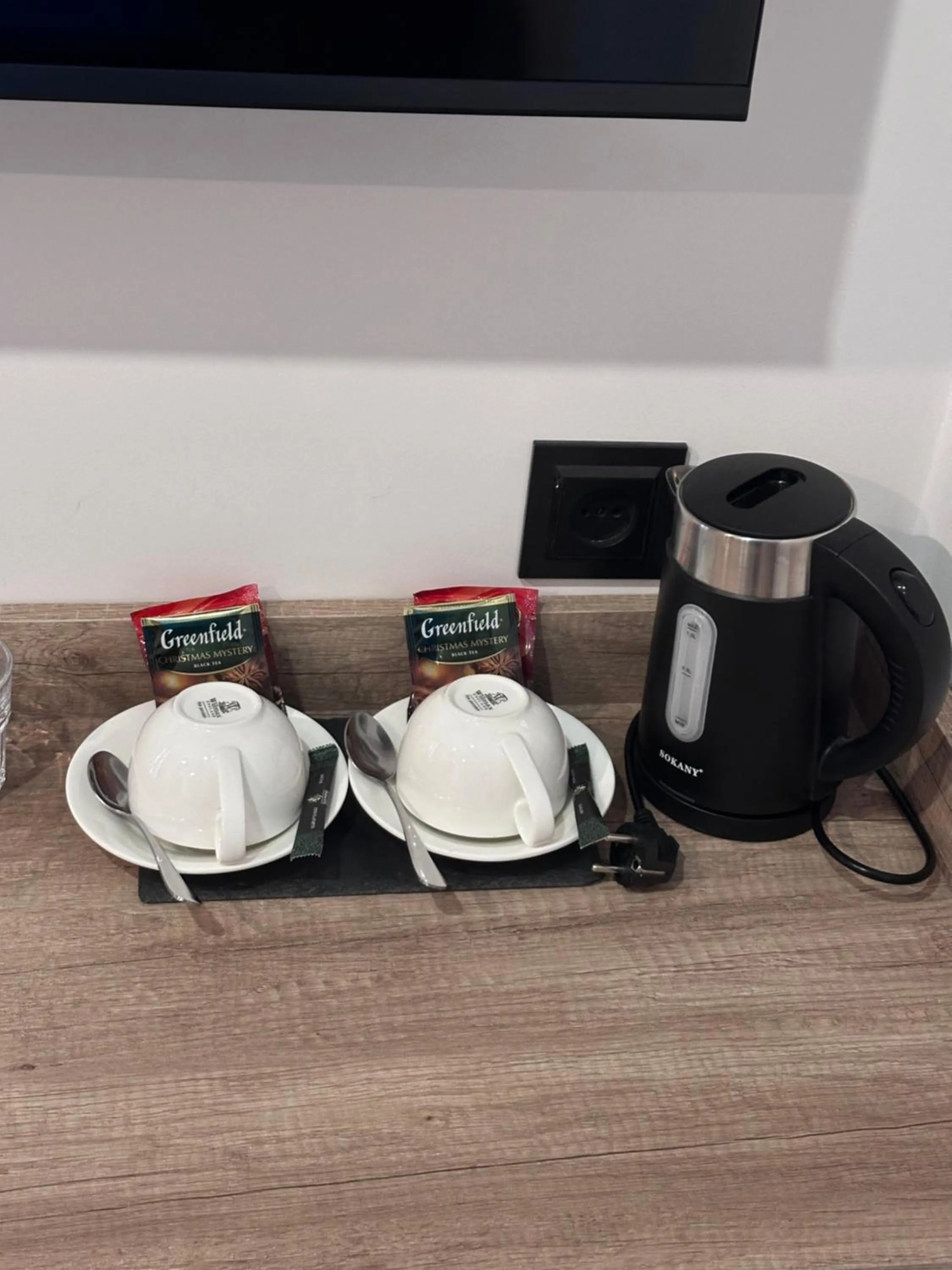 Coffee/tea facilities in Garden Lounge Hotel
