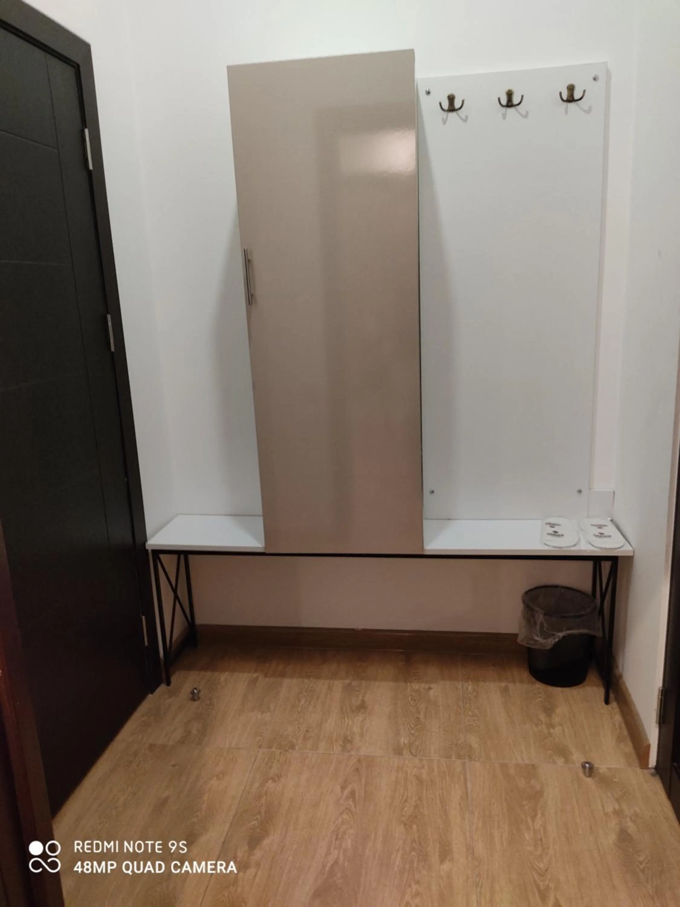 wardrobe in Garden Lounge Hotel