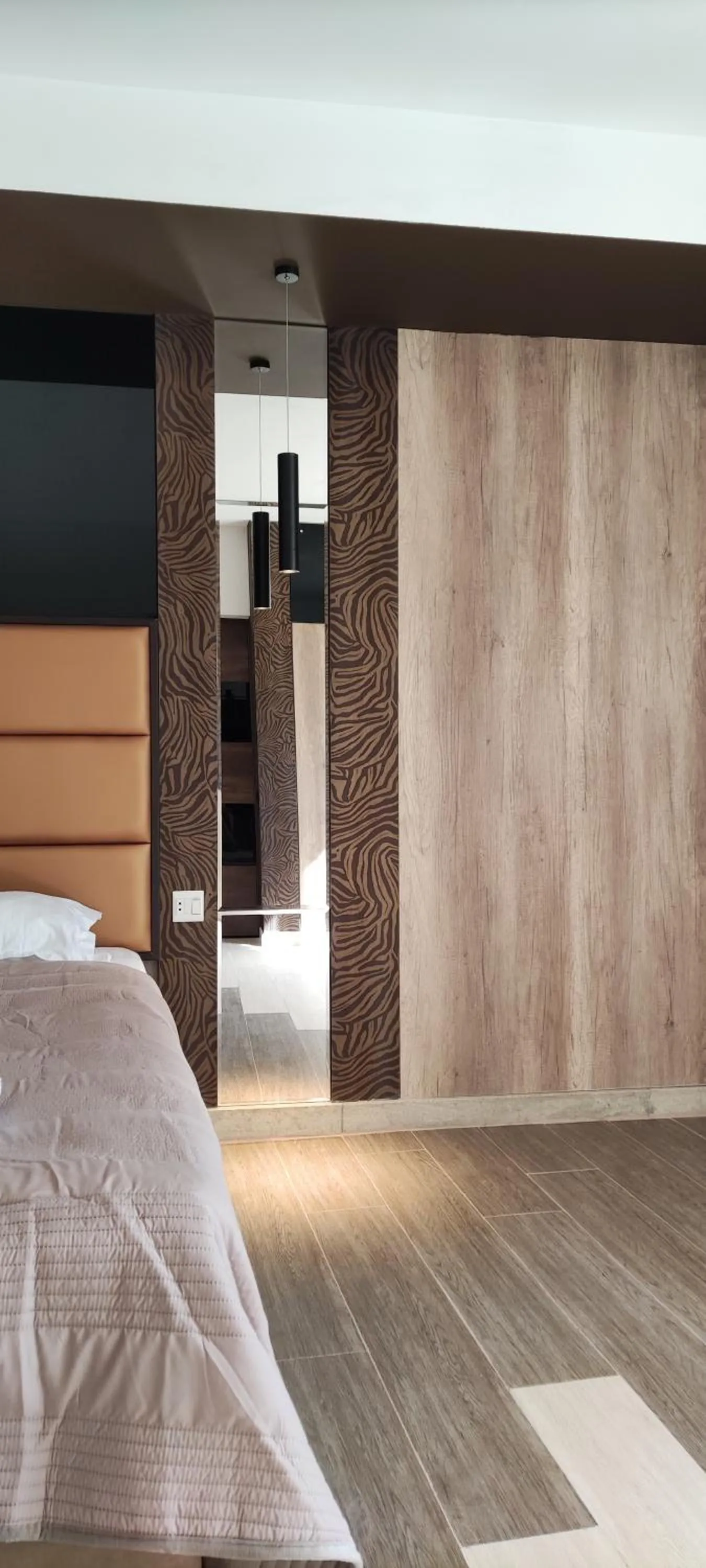 Bedroom, Bed in Garden Lounge Hotel