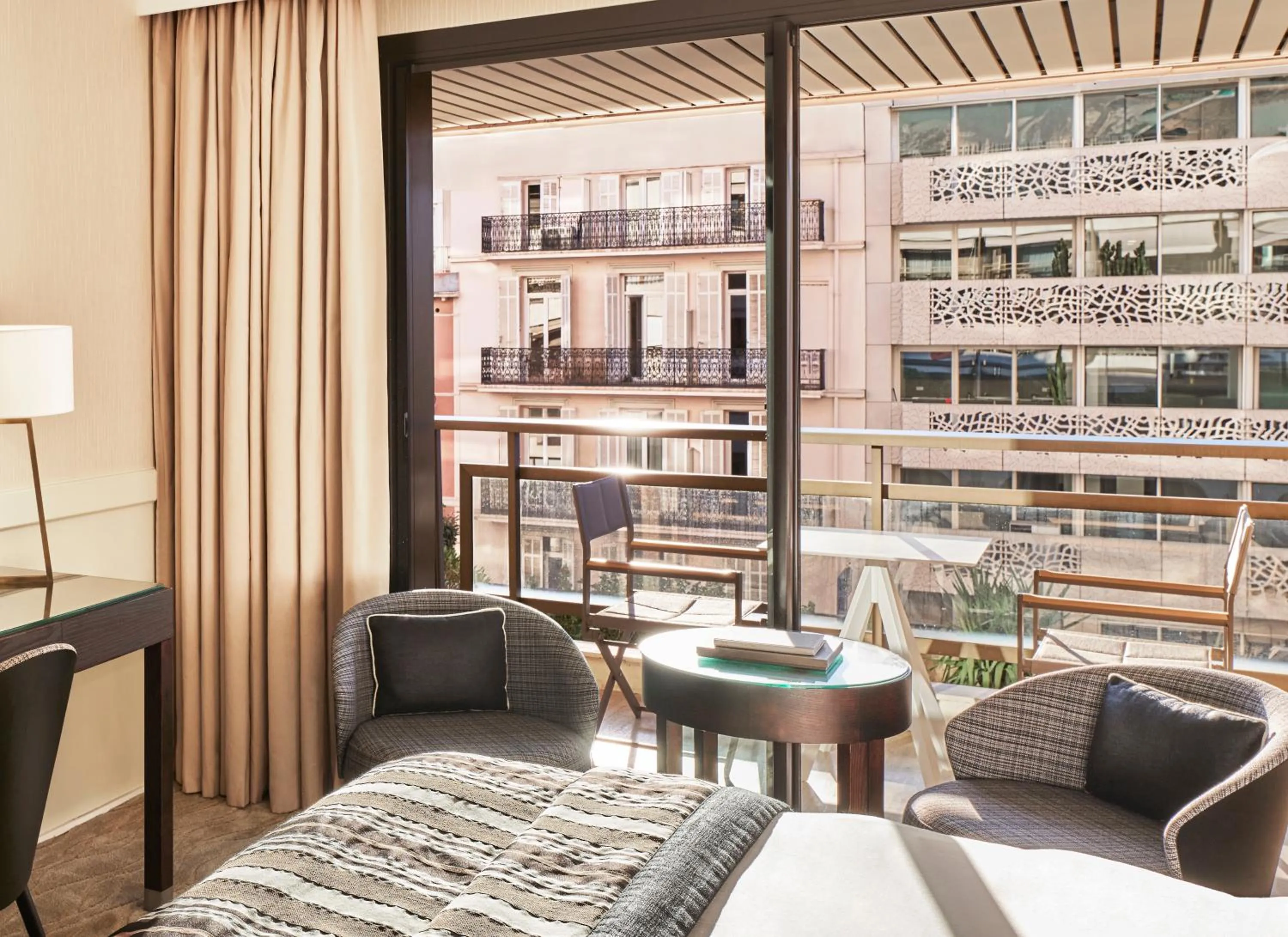 Patio in Hôtel Barrière Le Gray d'Albion