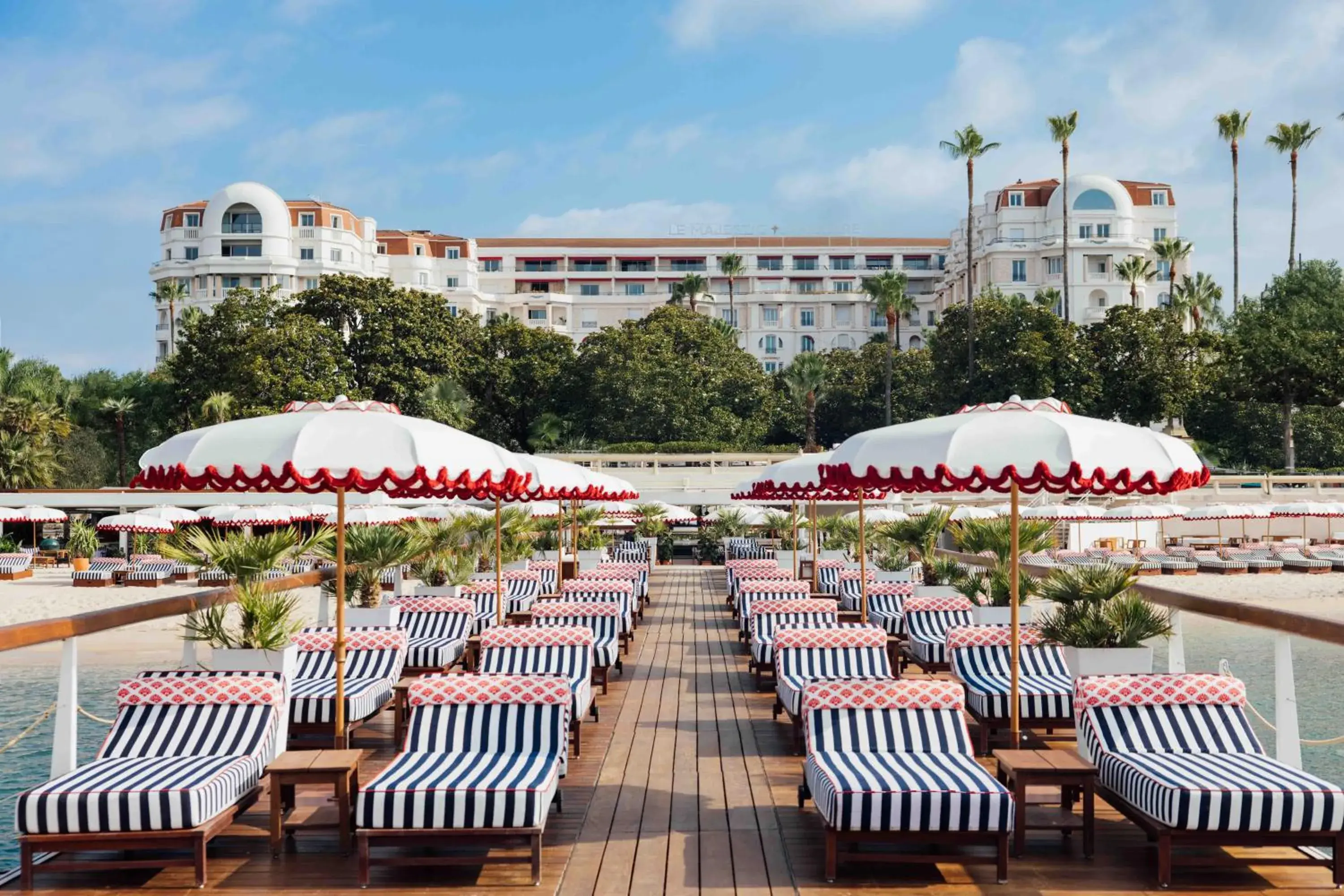 Facade/entrance in Hôtel Barrière Le Majestic Cannes Facade/entrance in Hôtel Barrière Le Majestic Cannes