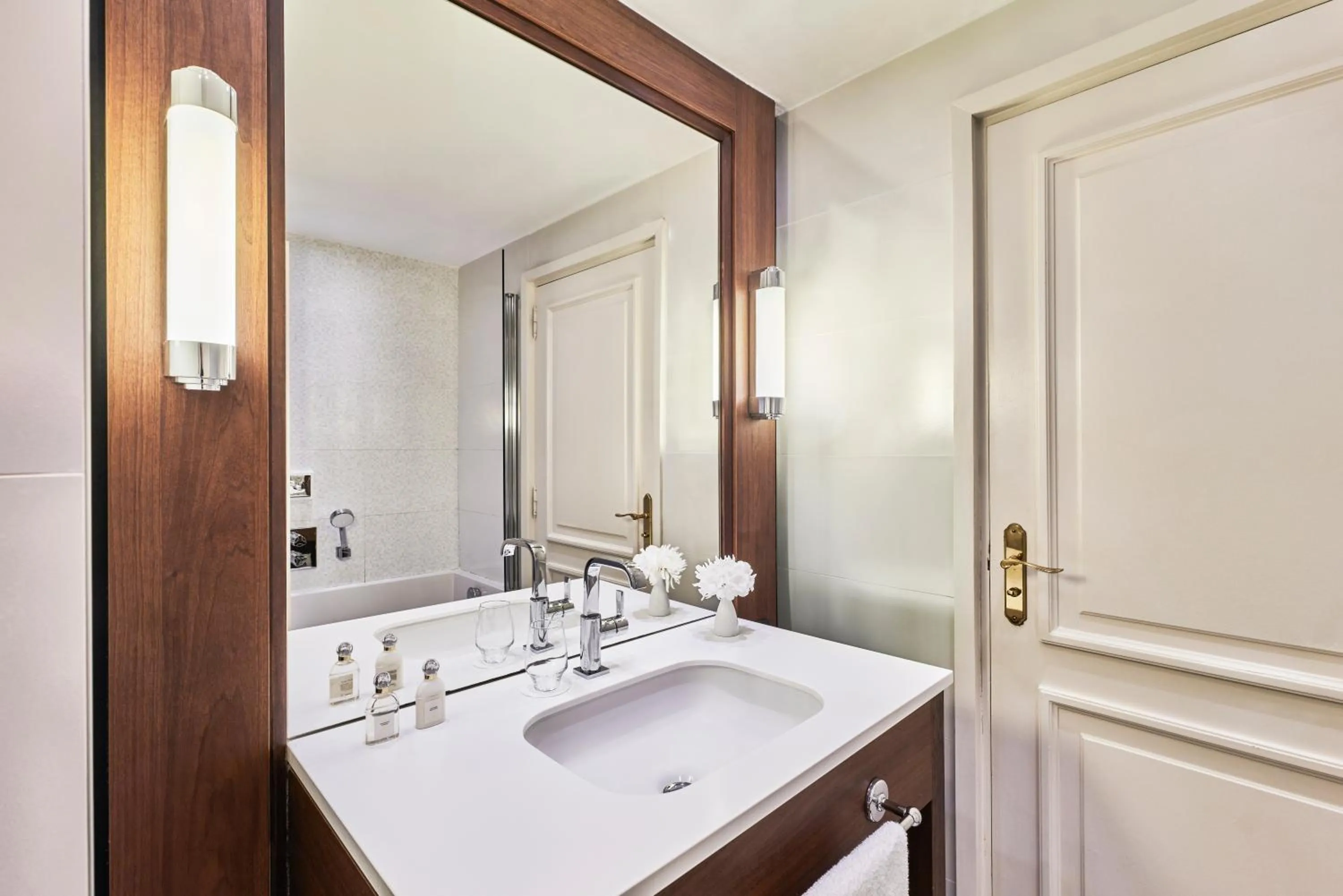 Bedroom in Hôtel Barrière Le Majestic Cannes