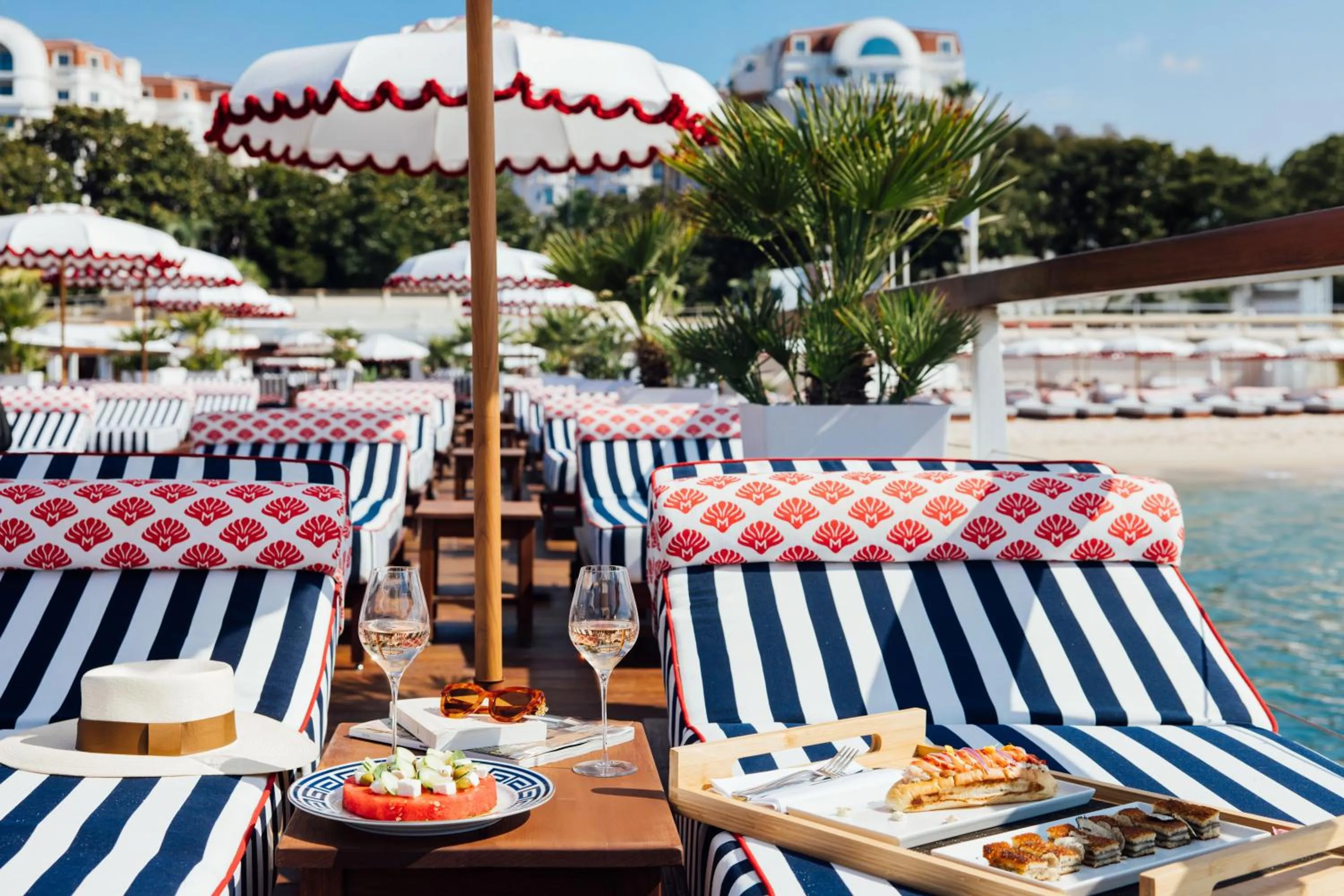 Beach in Hôtel Barrière Le Majestic Cannes