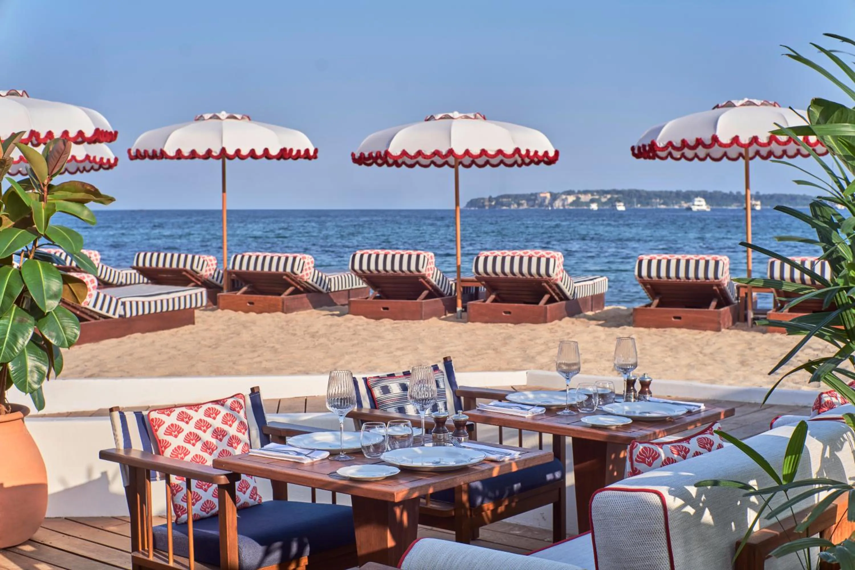 Restaurant/places to eat in Hôtel Barrière Le Majestic Cannes