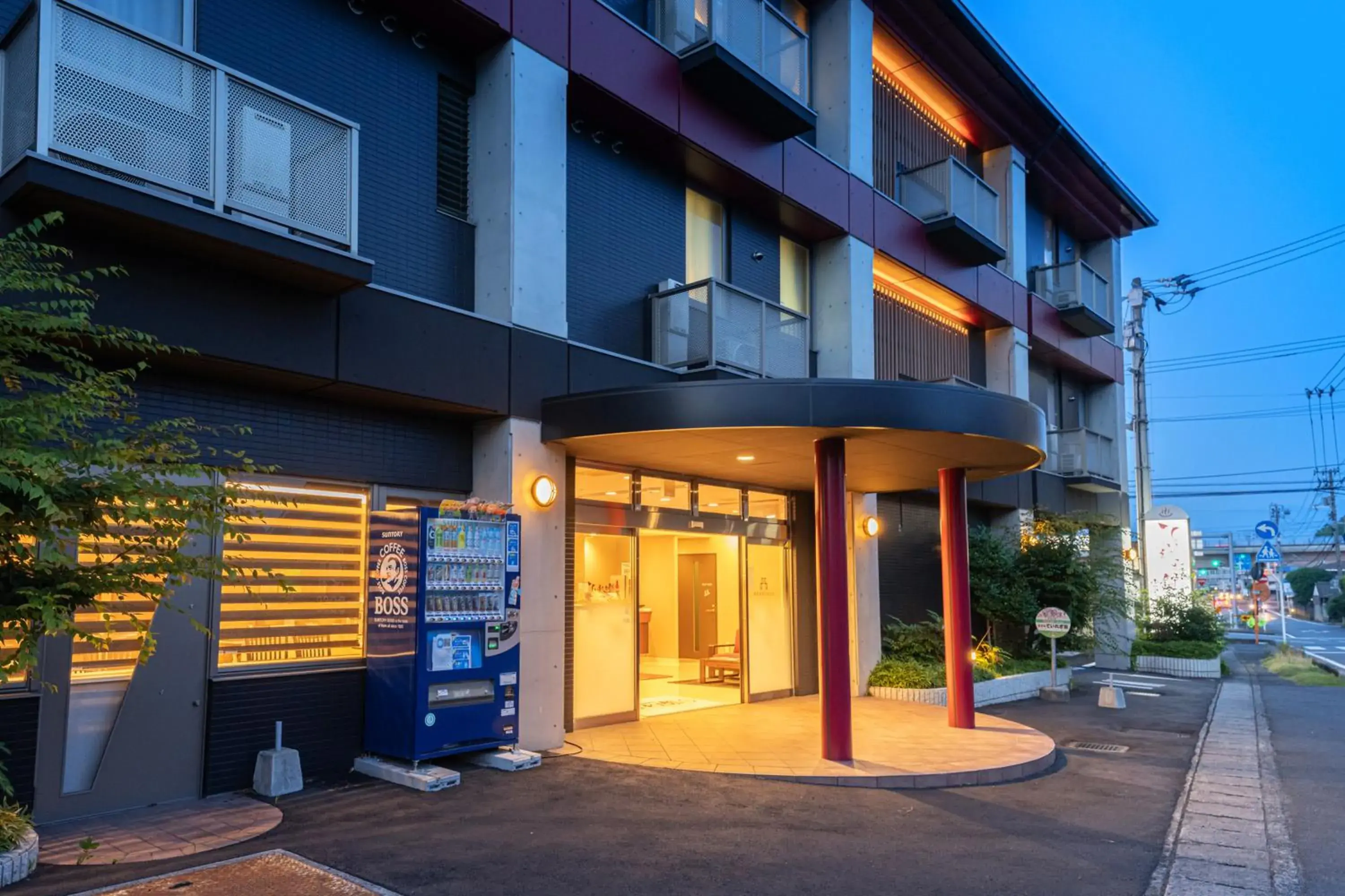 Facade/entrance in Hotel Teiregikan Facade/entrance in Hotel Teiregikan