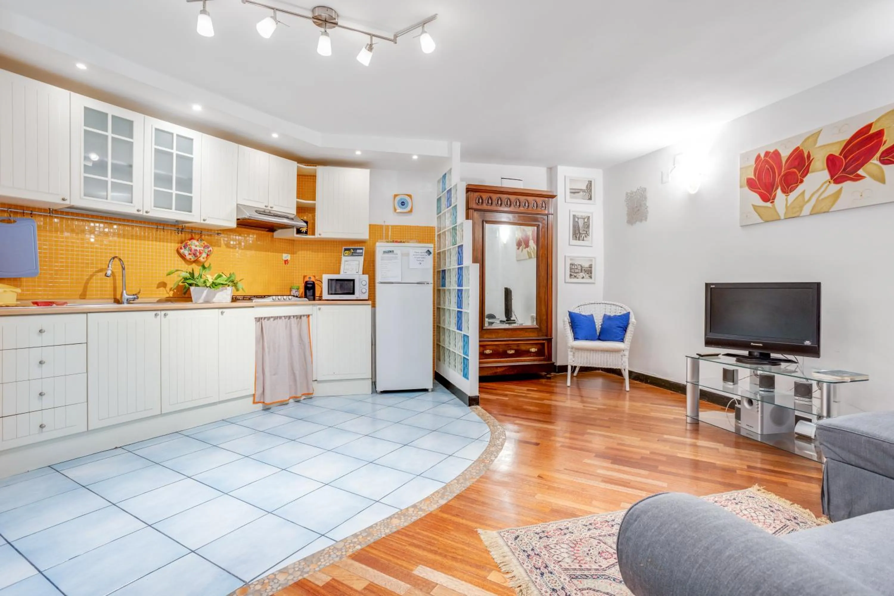 Kitchen or kitchenette in GuestHost - Casa Querida Central & Elegant Flat