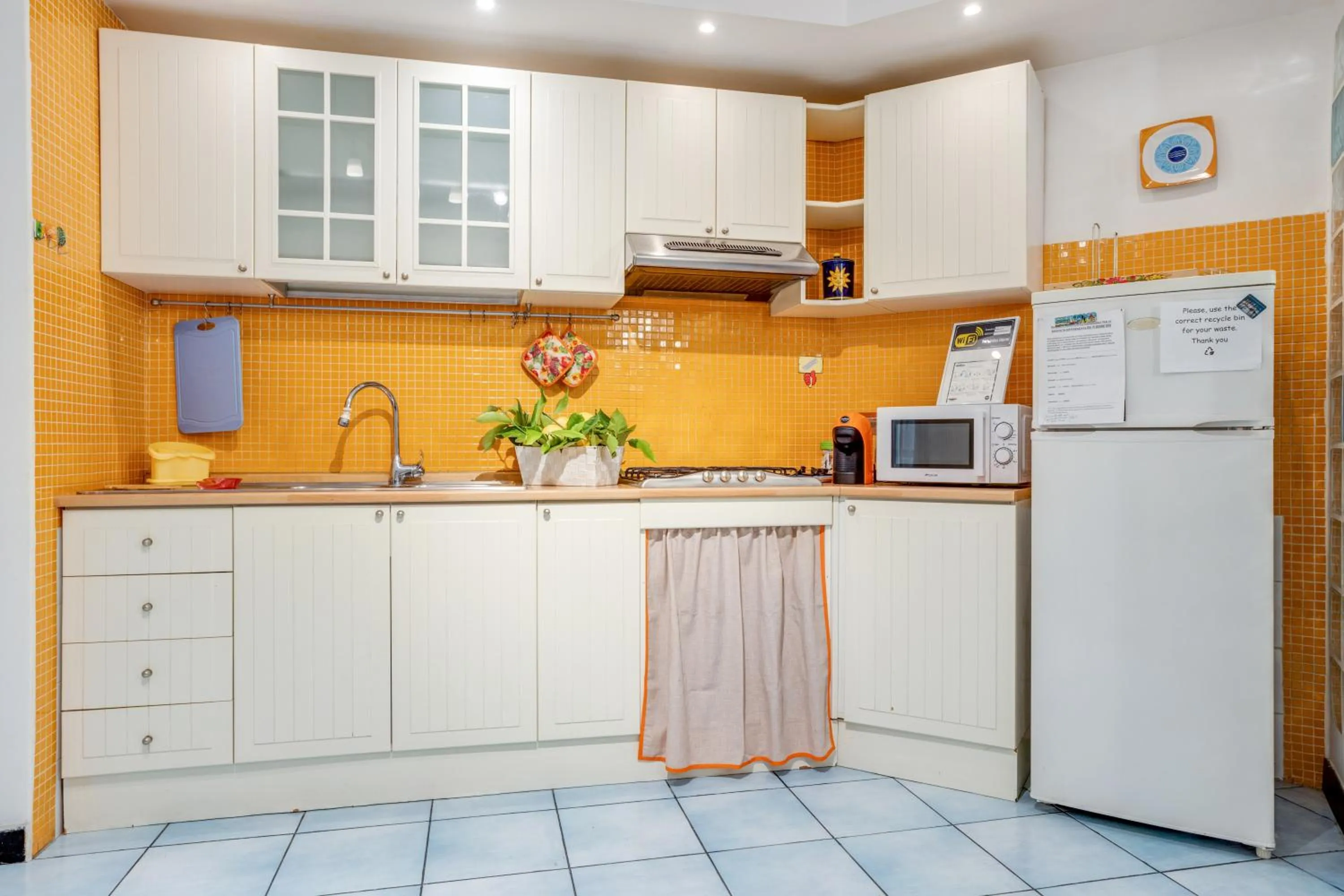 Kitchen or kitchenette in GuestHost - Casa Querida Central & Elegant Flat