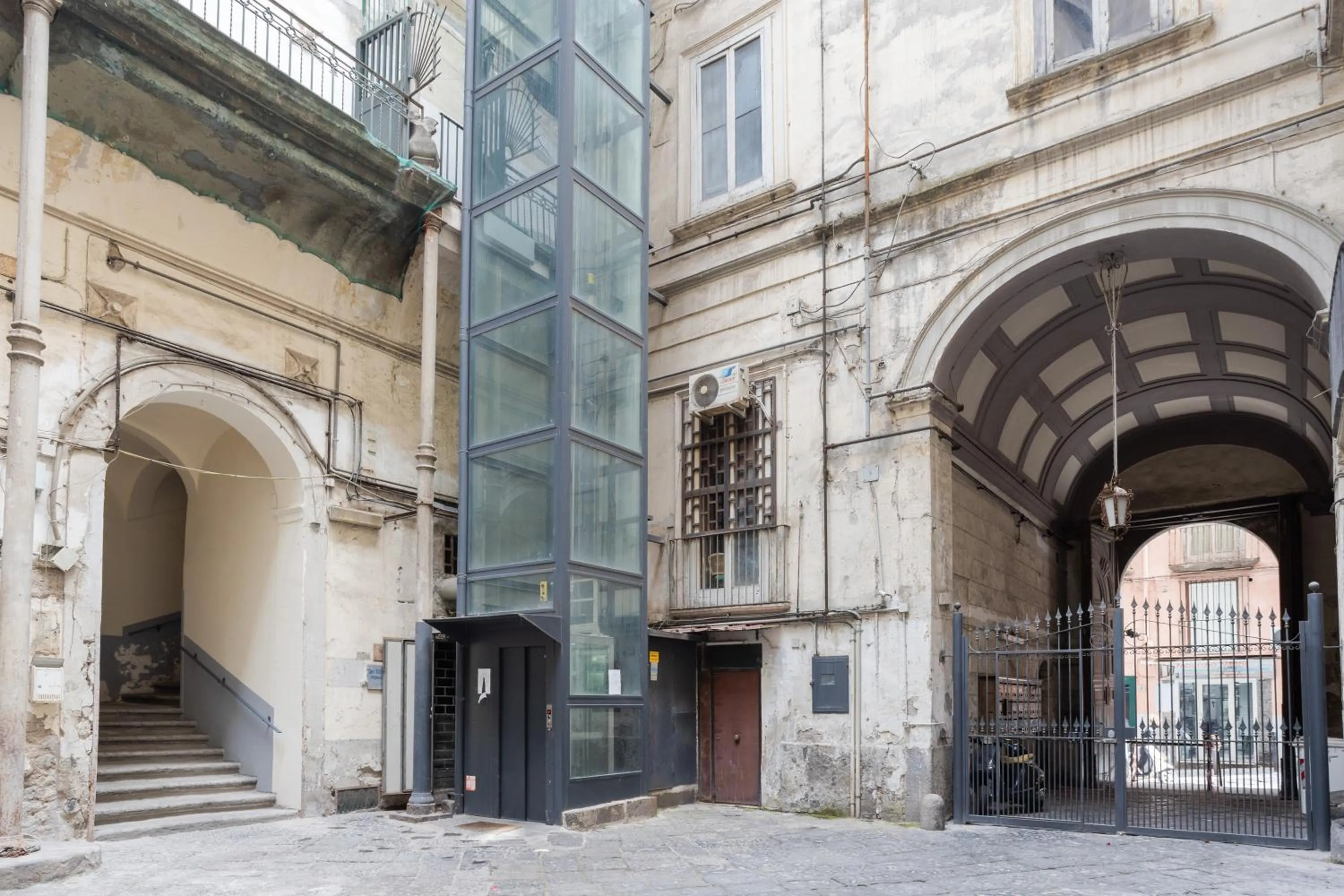Property building in GuestHost - Casa Querida Central & Elegant Flat