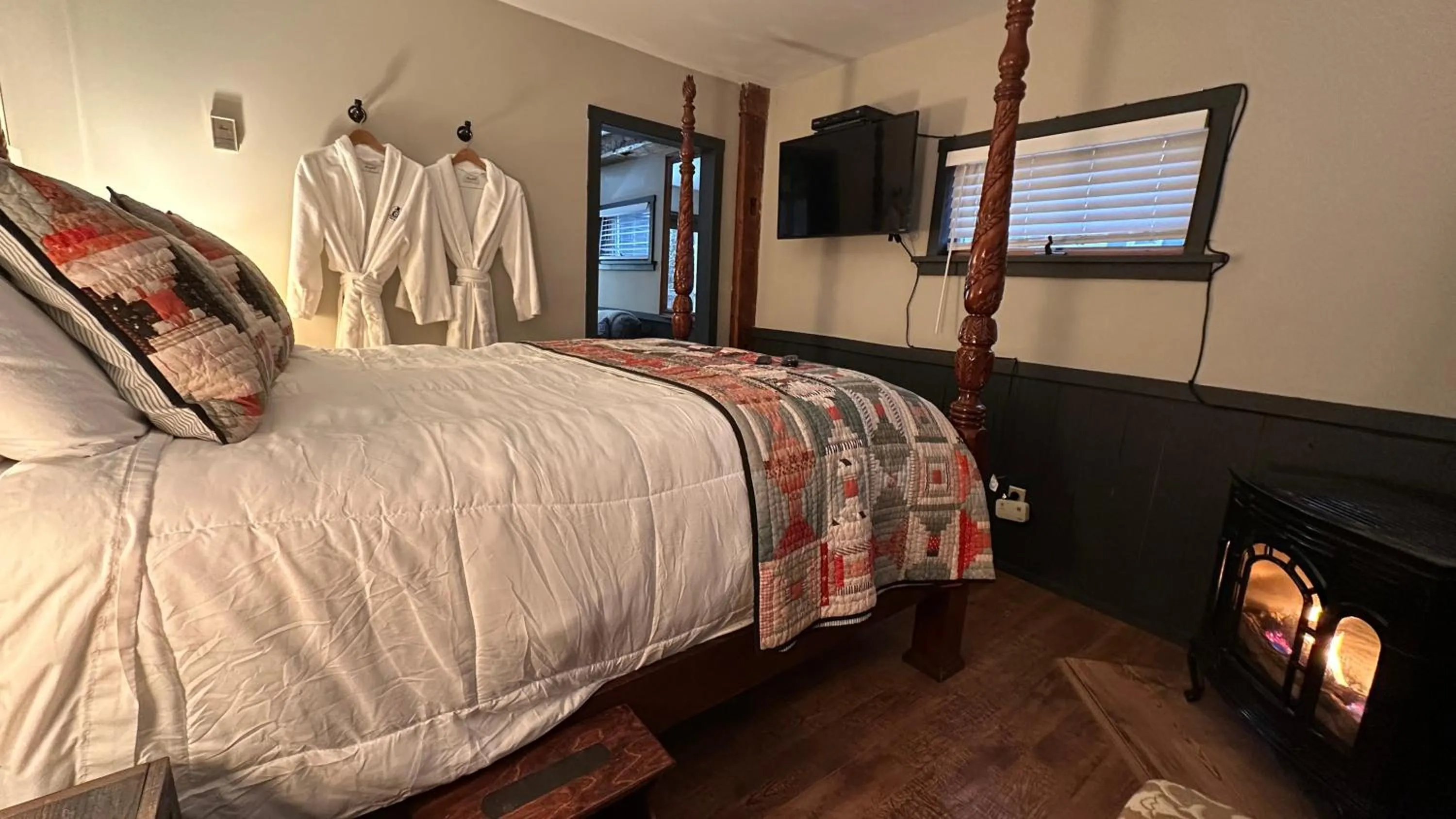 Bedroom, Bed in Phineas Swann Inn & Spa