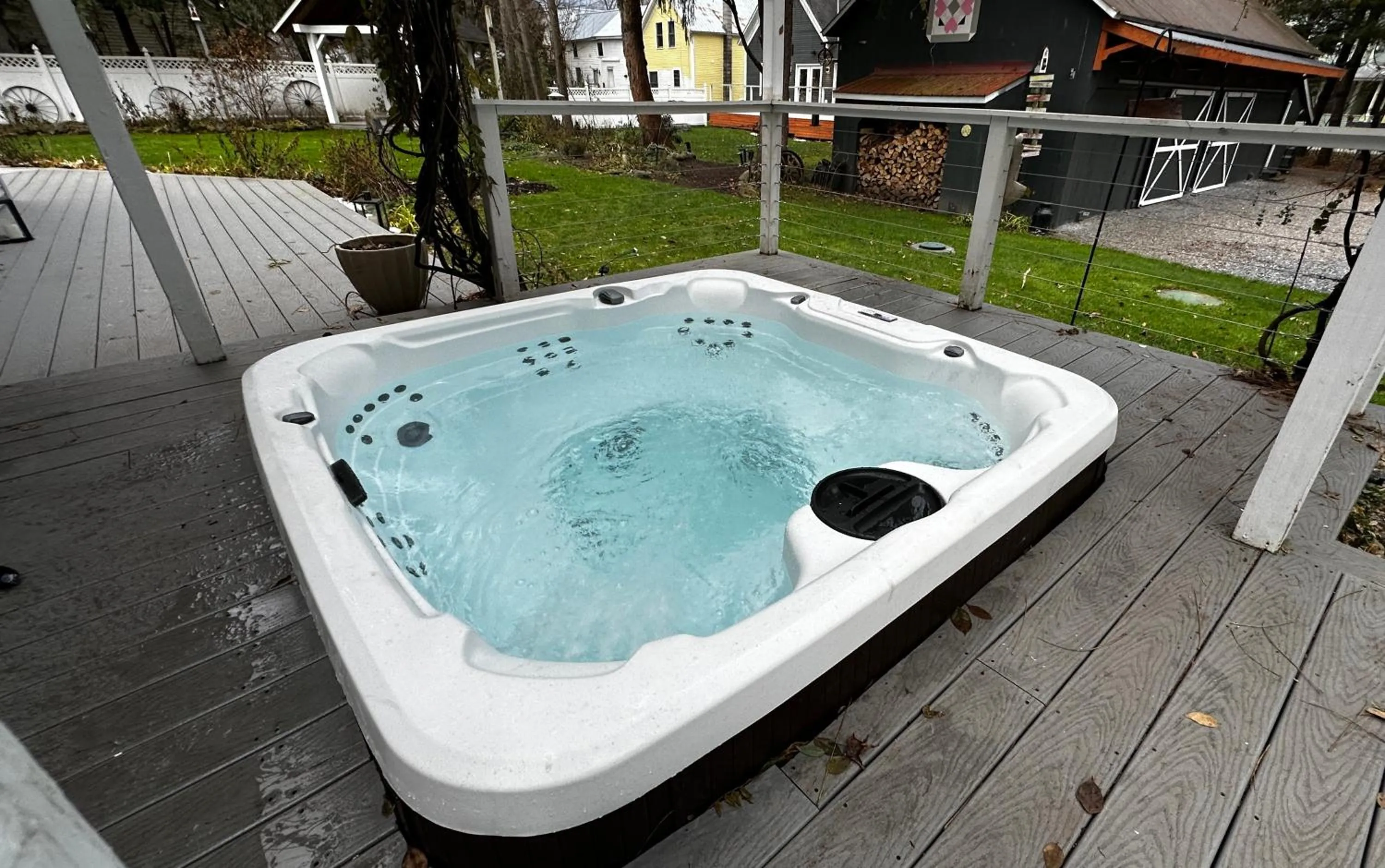 Hot Tub in Phineas Swann Inn & Spa