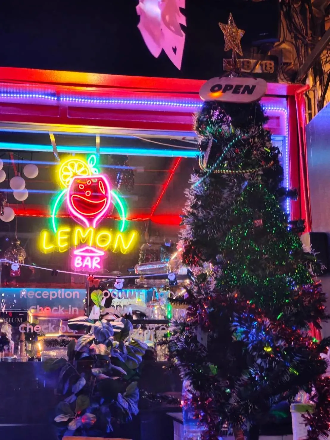 Lounge or bar in Lemonap Hostel