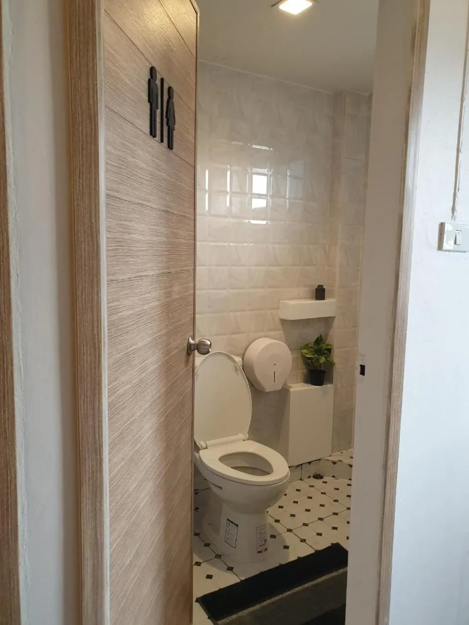 Bathroom in Lemonap Hostel