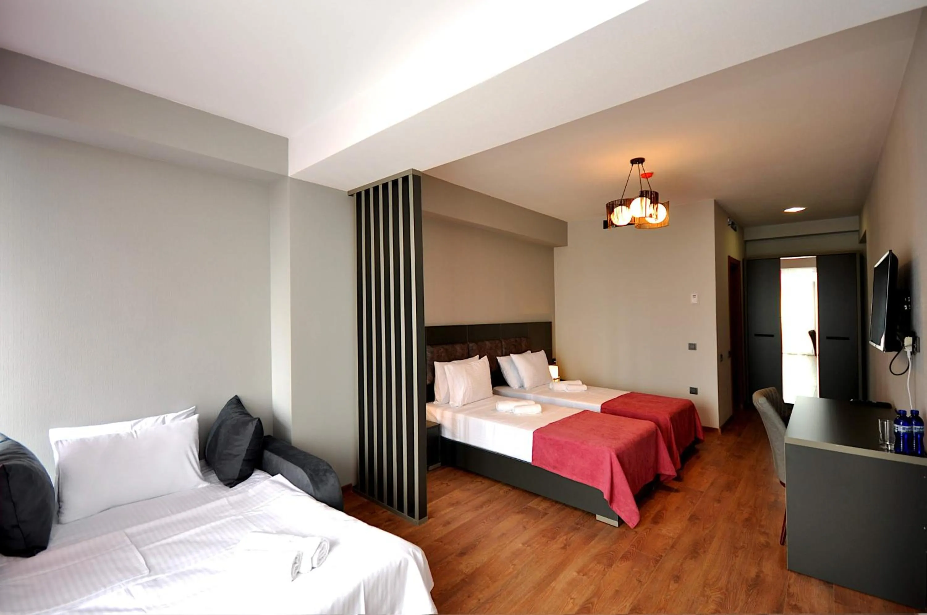 Photo of the whole room, Bed in Jazz Hotel