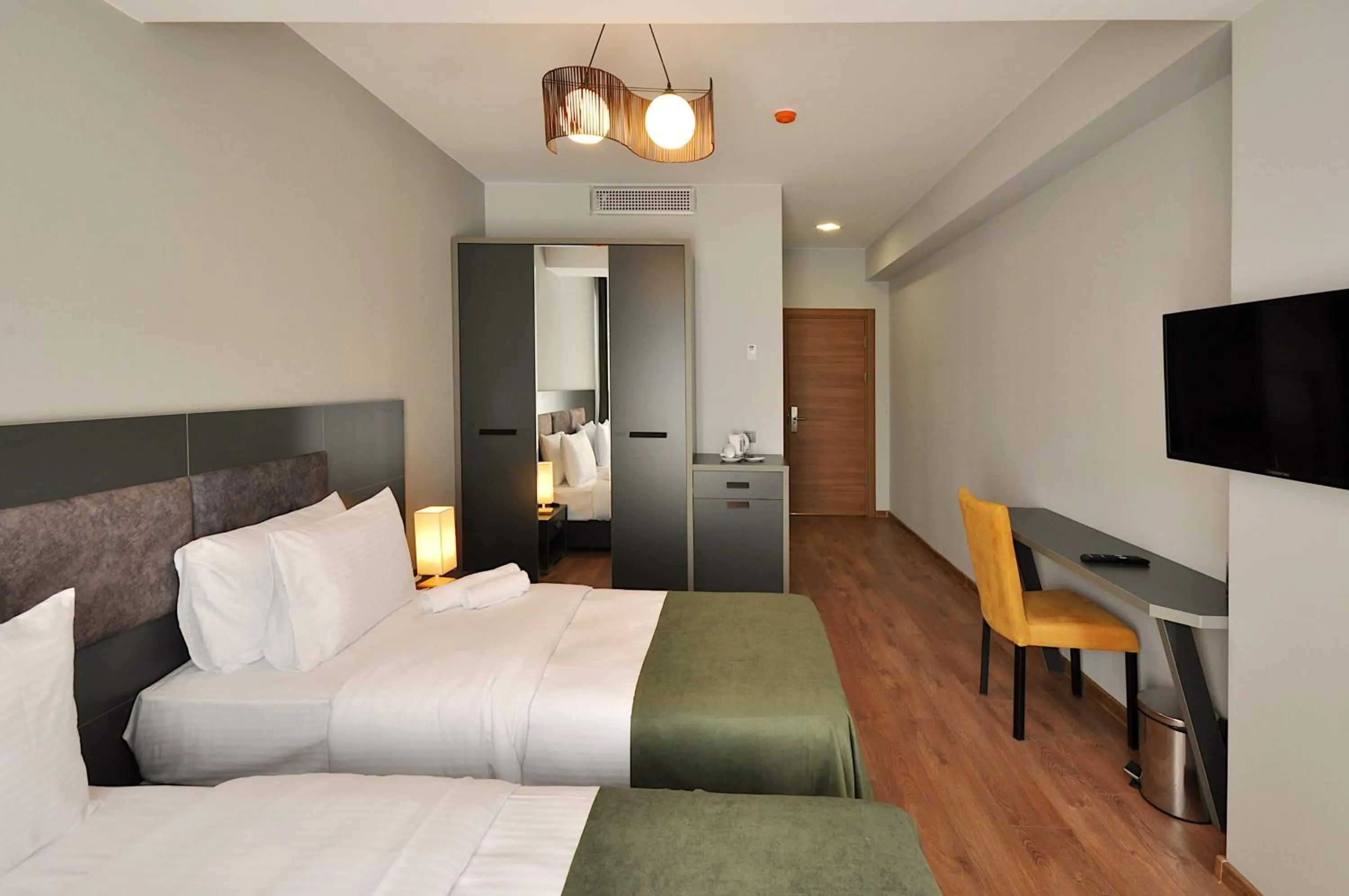 Photo of the whole room, Bed in Jazz Hotel