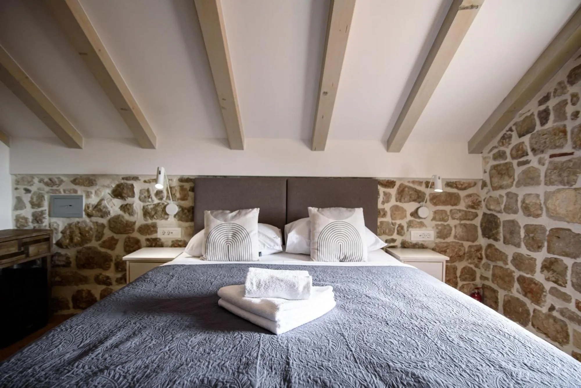 Bed in VILLA MONTE SANTO by DuHomes