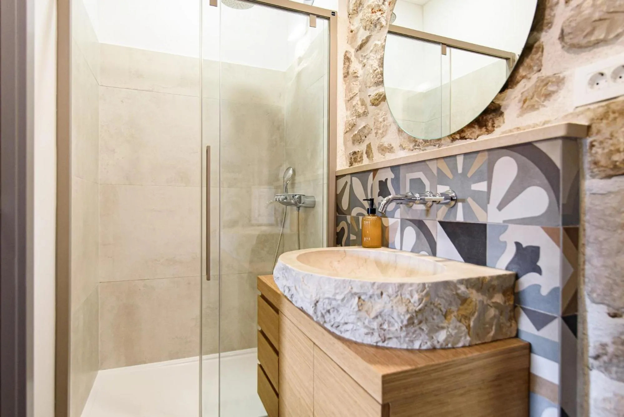 Shower in VILLA MONTE SANTO by DuHomes