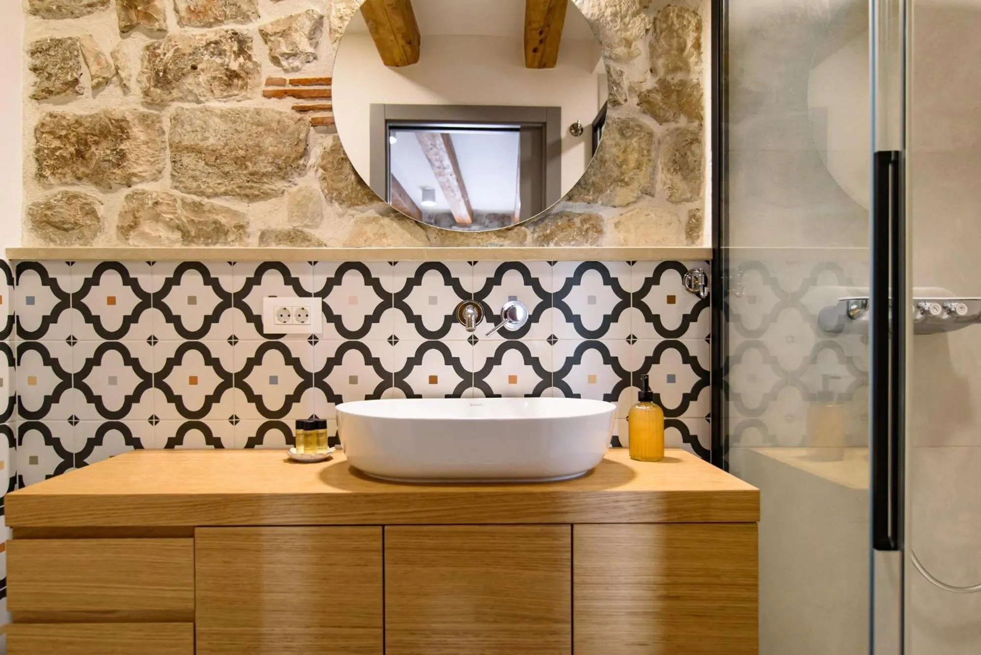 Shower in VILLA MONTE SANTO by DuHomes