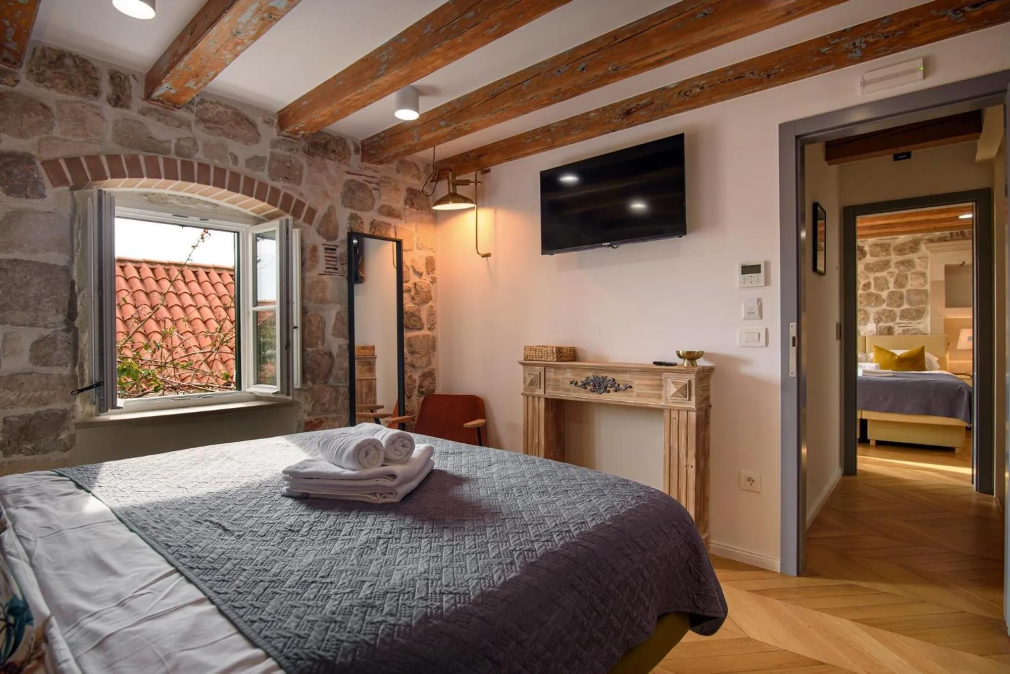 Bed in VILLA MONTE SANTO by DuHomes