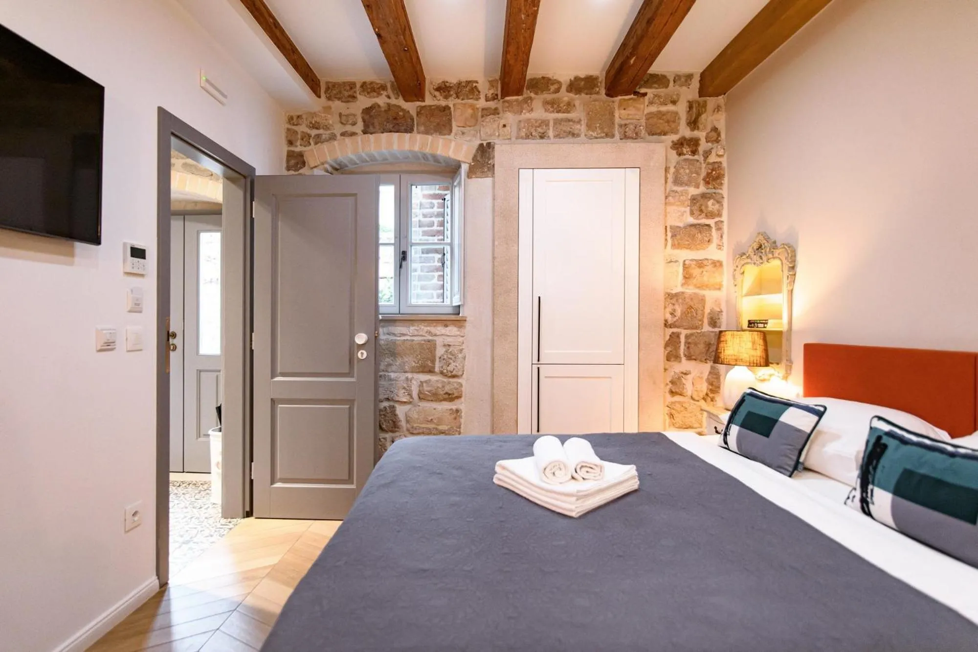 Bed in VILLA MONTE SANTO by DuHomes