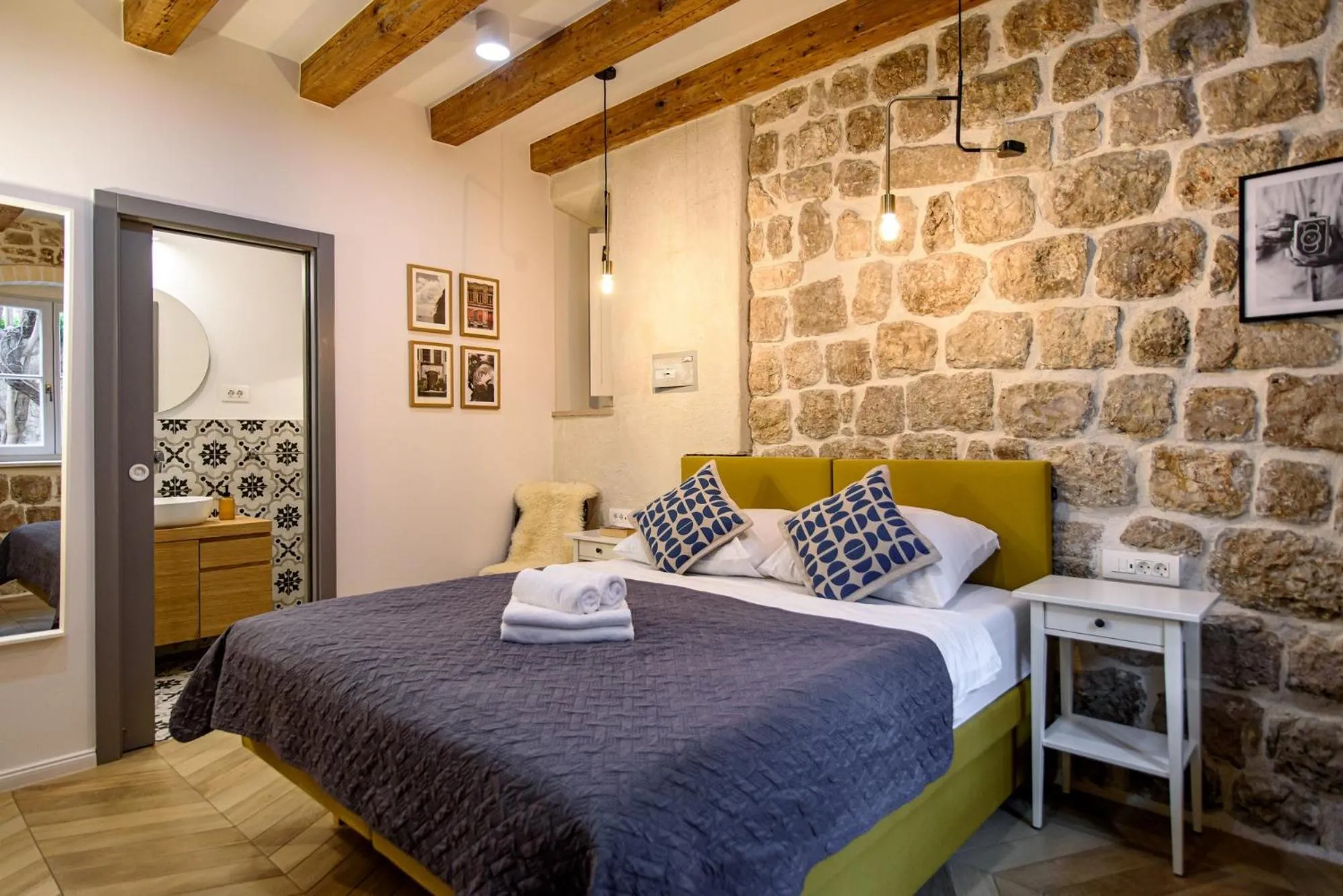 Bed in VILLA MONTE SANTO by DuHomes