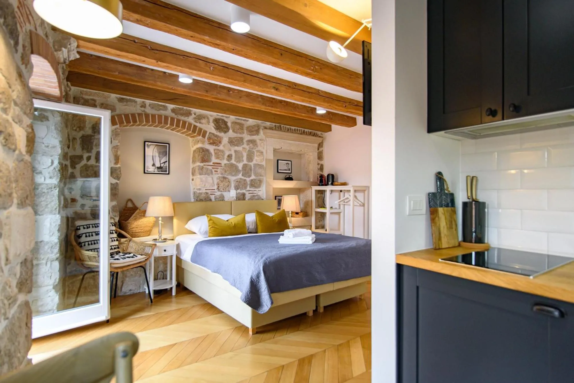 Bed in VILLA MONTE SANTO by DuHomes