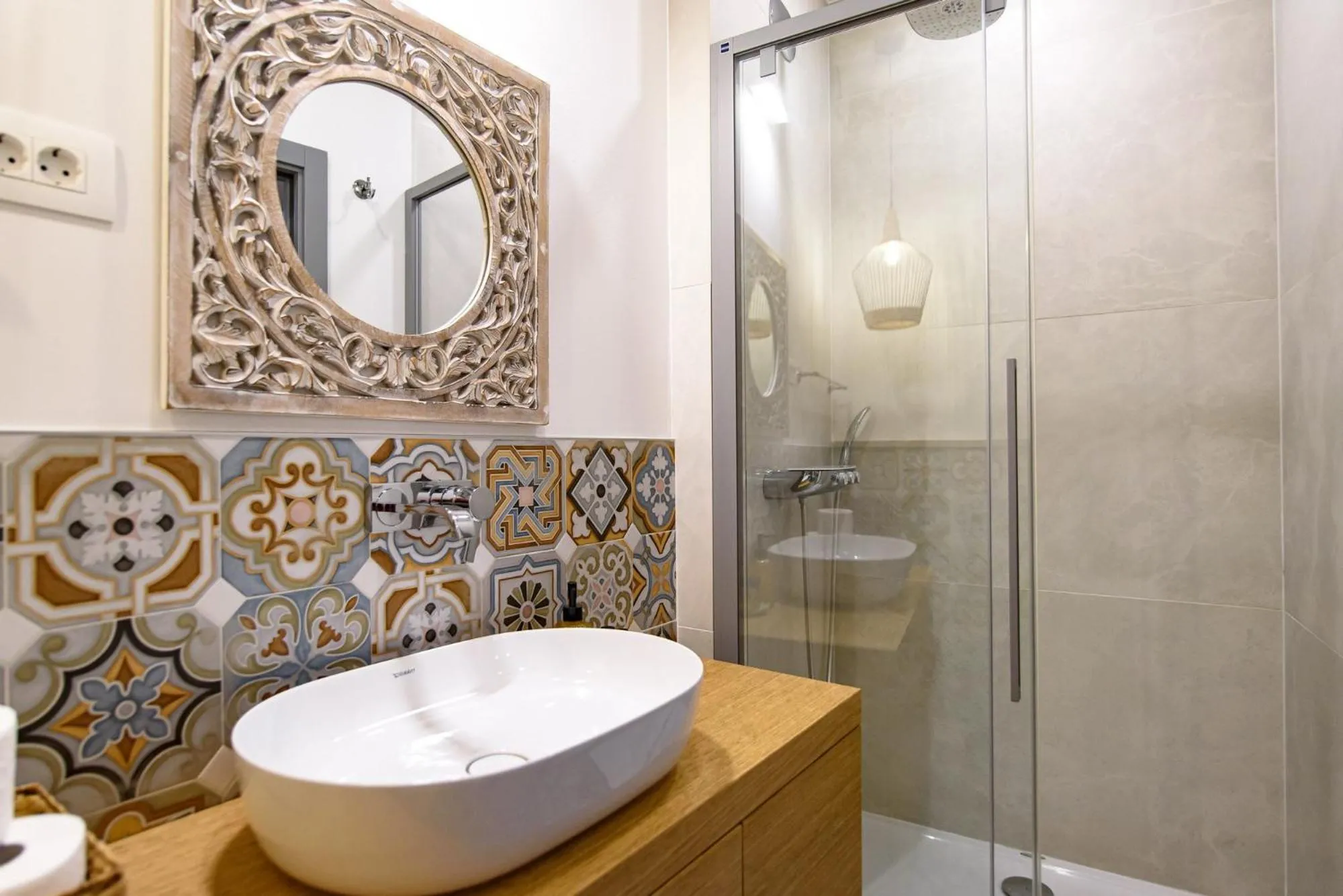 Shower in VILLA MONTE SANTO by DuHomes