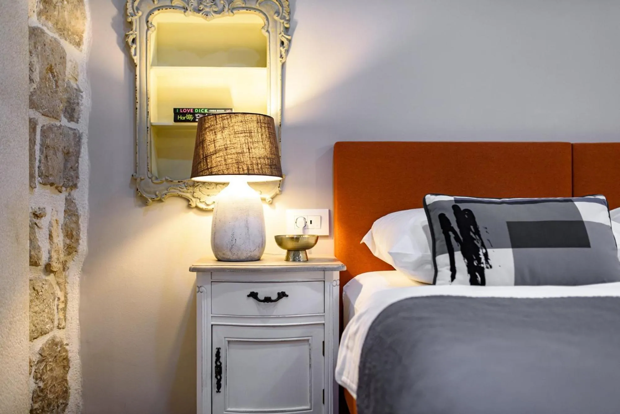 Bed in VILLA MONTE SANTO by DuHomes