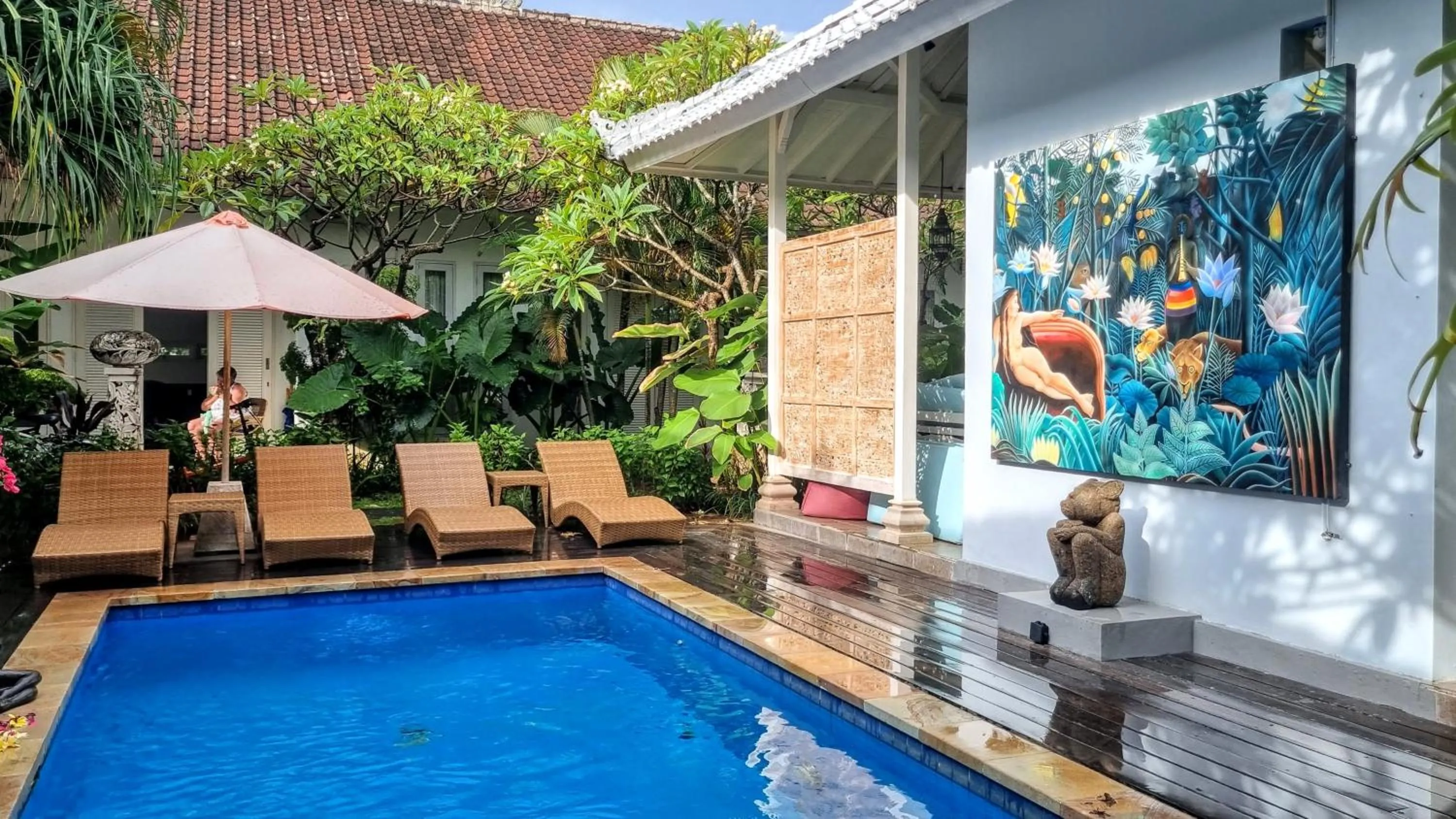 Swimming pool in Starling villas