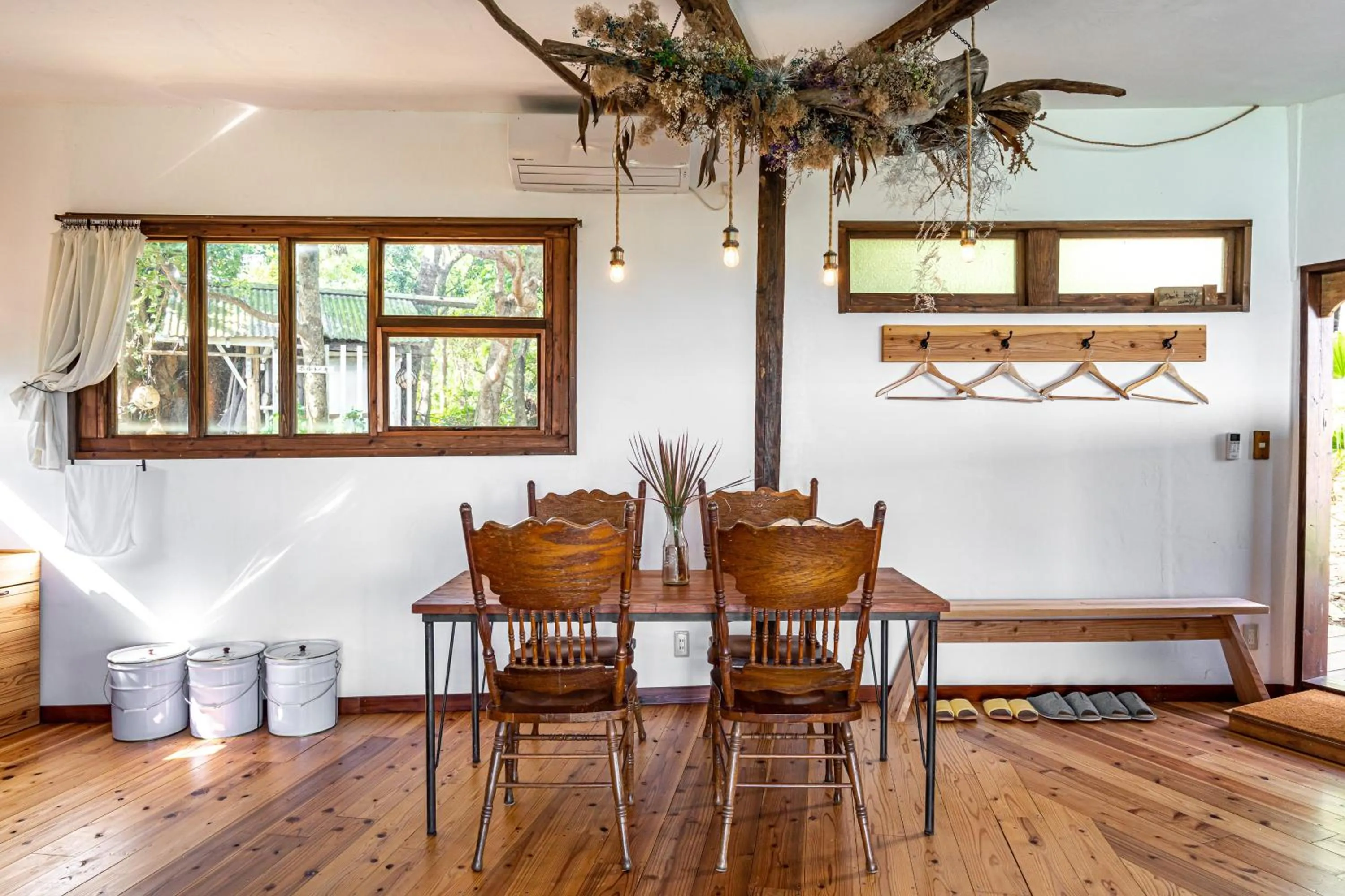 Photo of the whole room in Tree-house Hotel Morinosubako