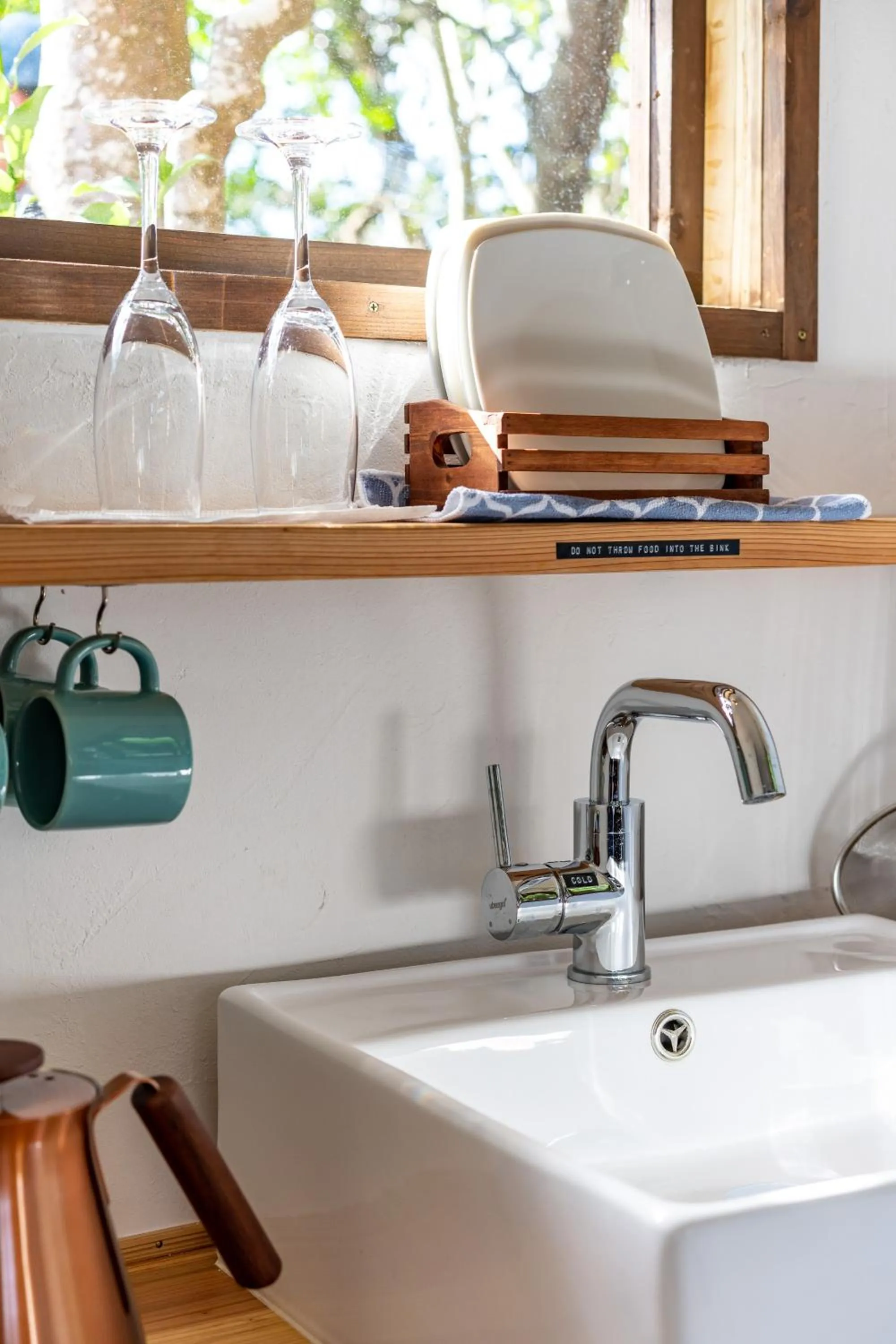 Kitchen or kitchenette in Tree-house Hotel Morinosubako