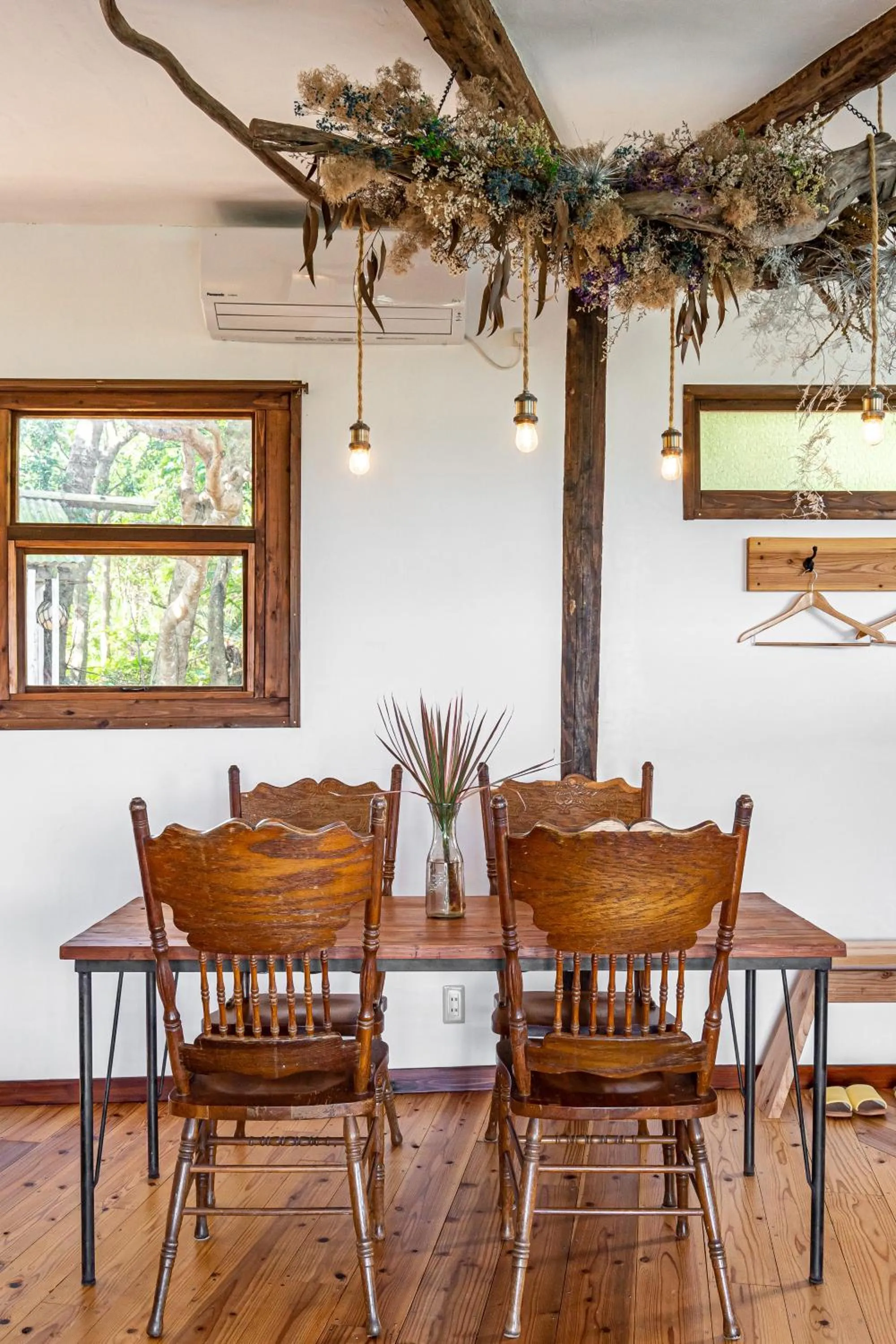 Photo of the whole room in Tree-house Hotel Morinosubako